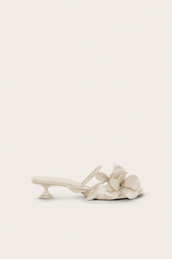 cygneバルーンジレcolette ホワイトシーニュyoriマチャット ColetteSandalAntiqueWhiteF_102