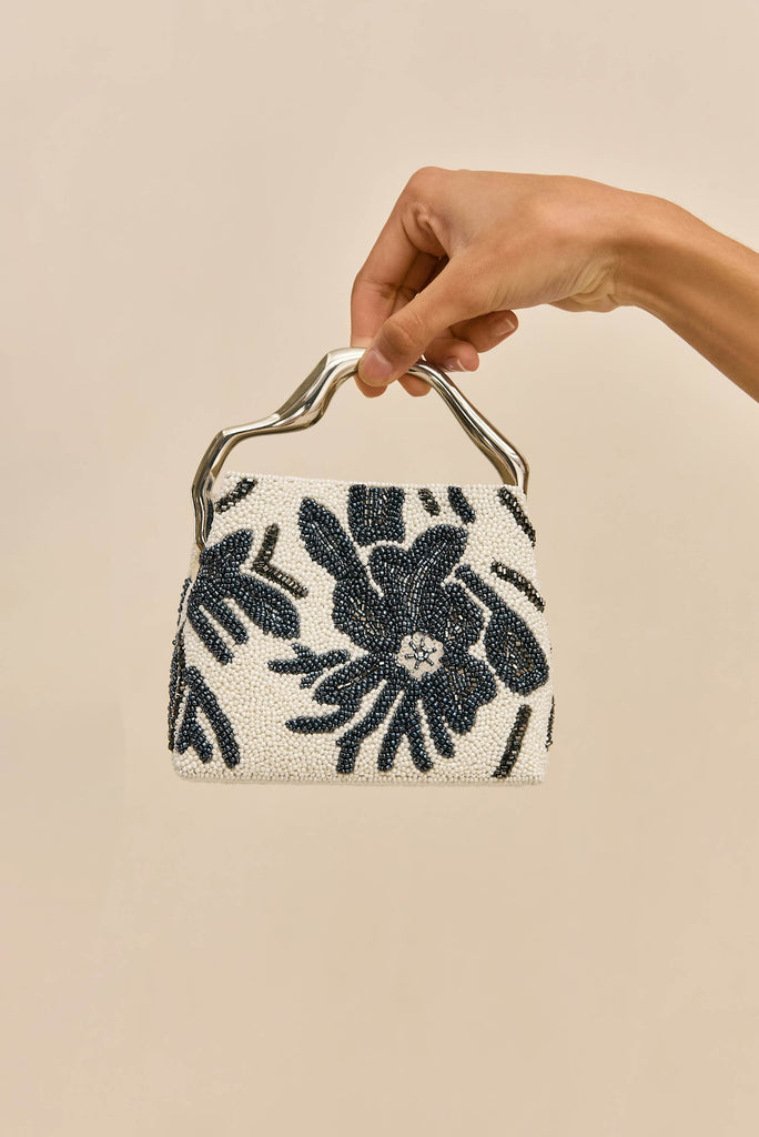 Floral Embroidered Mini Handbag マメクロゴウチ SOLENE MINI BAG - ETCHED FLORAL – CULT GAIA
