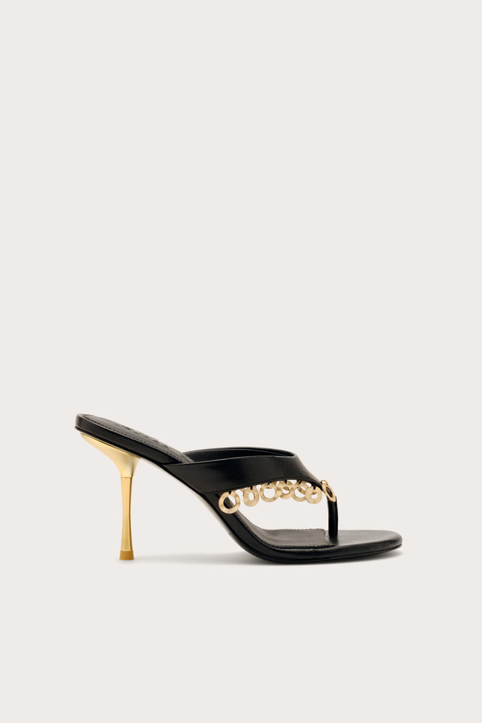 STELLASANDAL_BLK_260420_CultGa