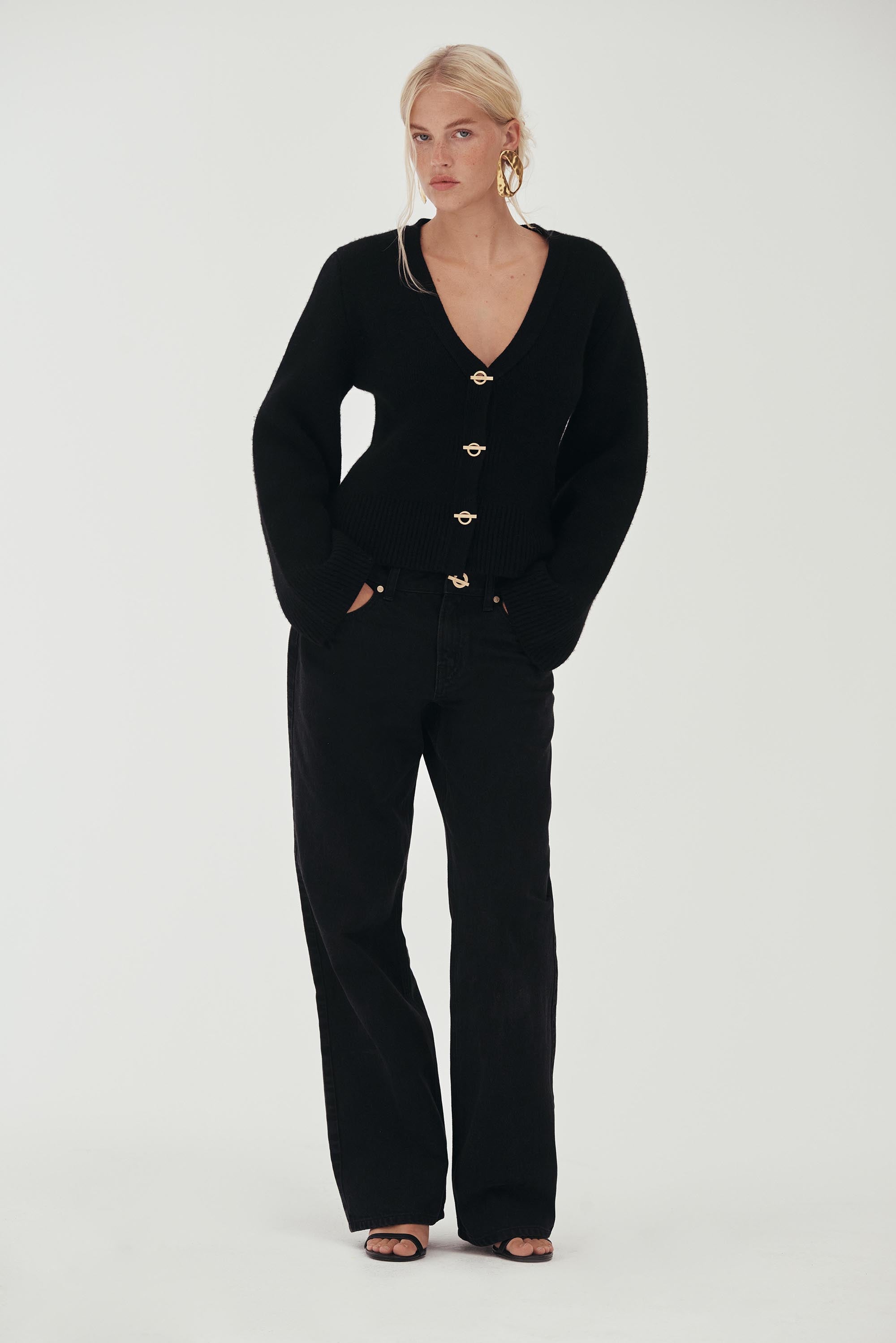 JOS SWEATER - BLACK