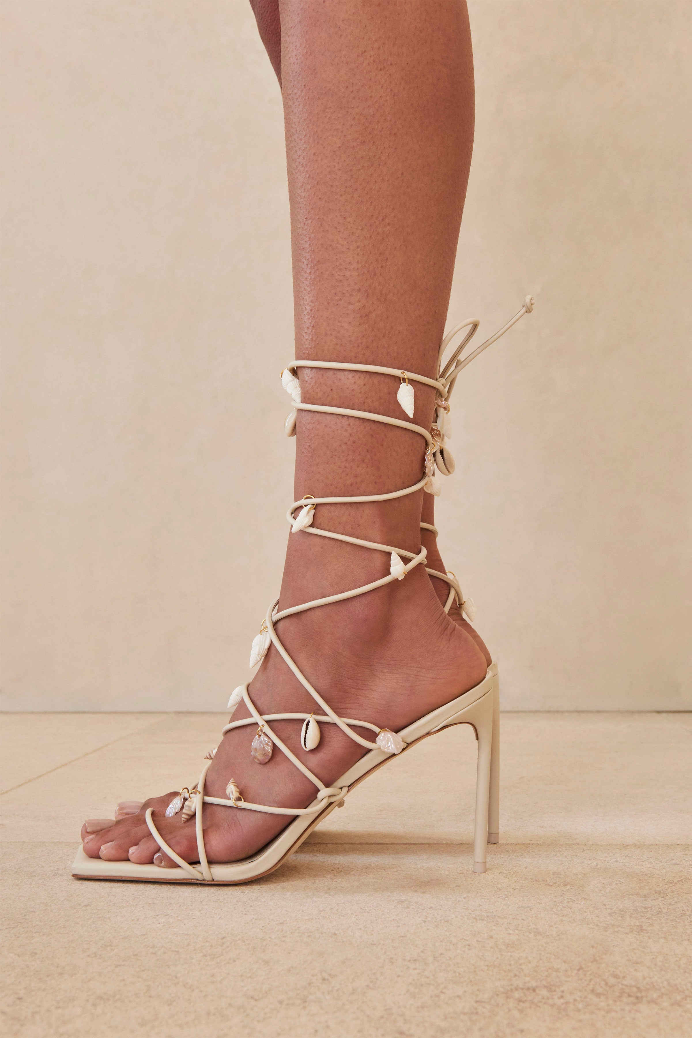 LAZAR SANDAL - OFF WHITE