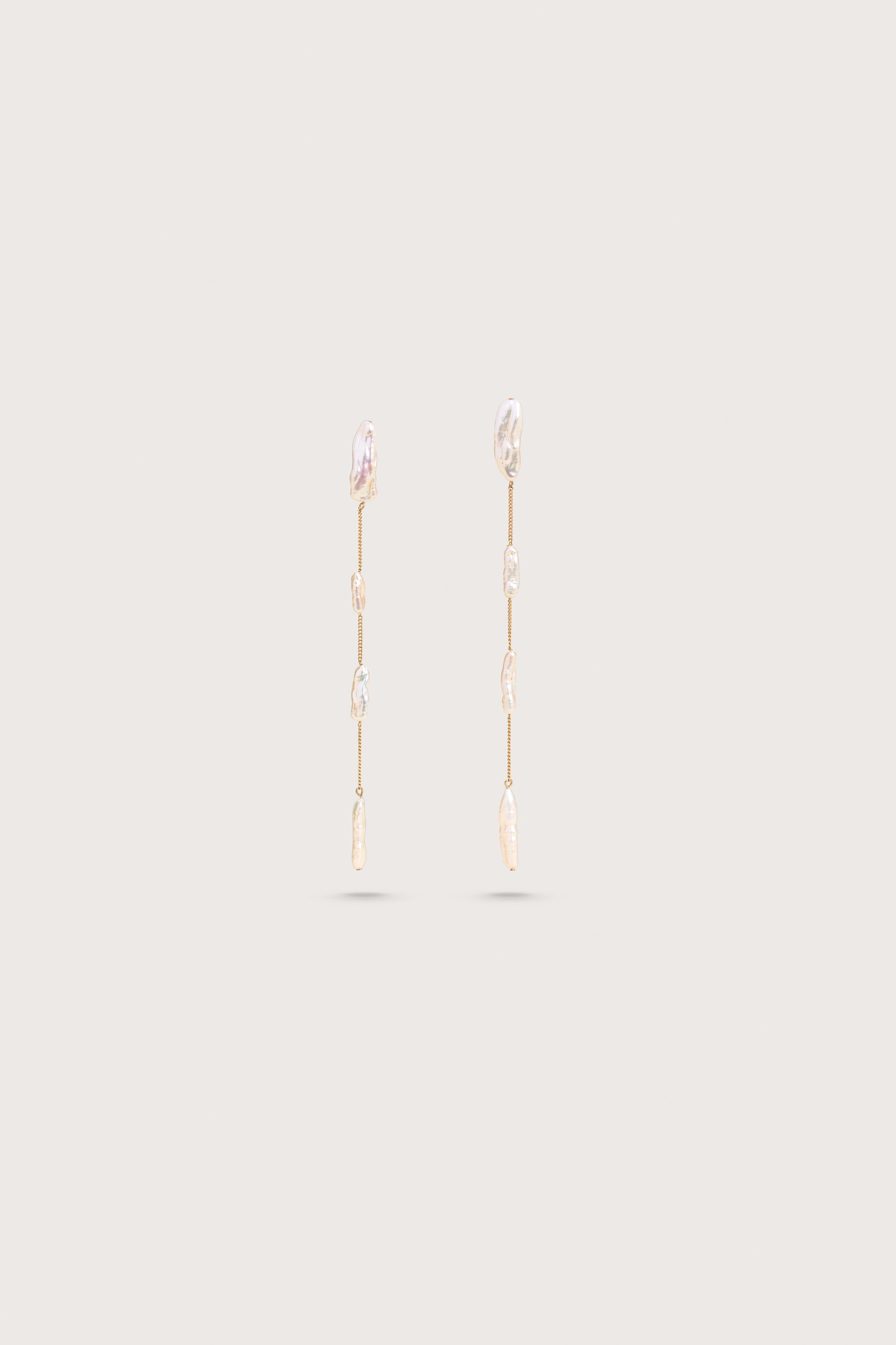 AMUN EARRING - PEARL