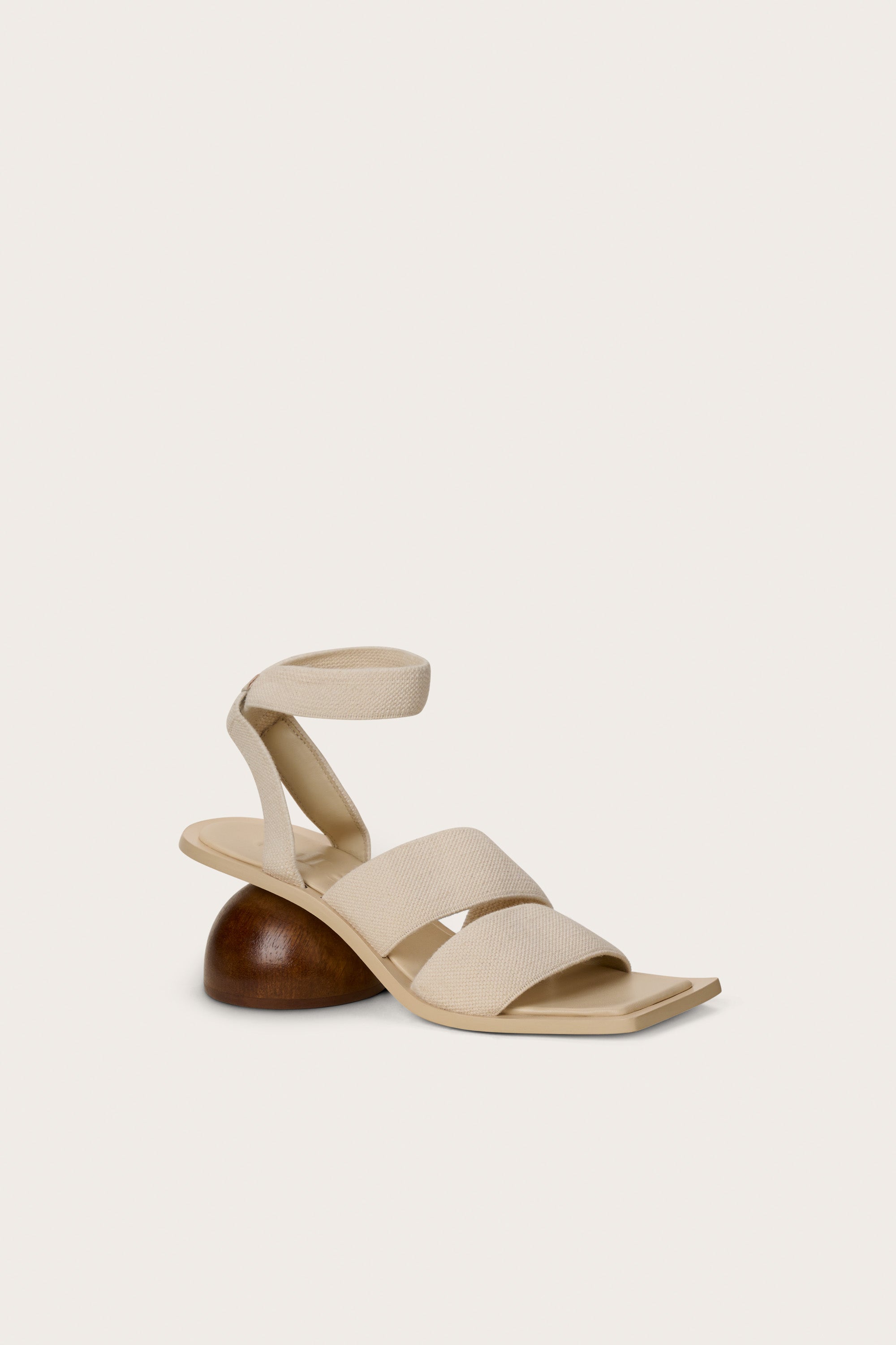 CULT GAIA DUNIA SANDAL IN OFF WHITE