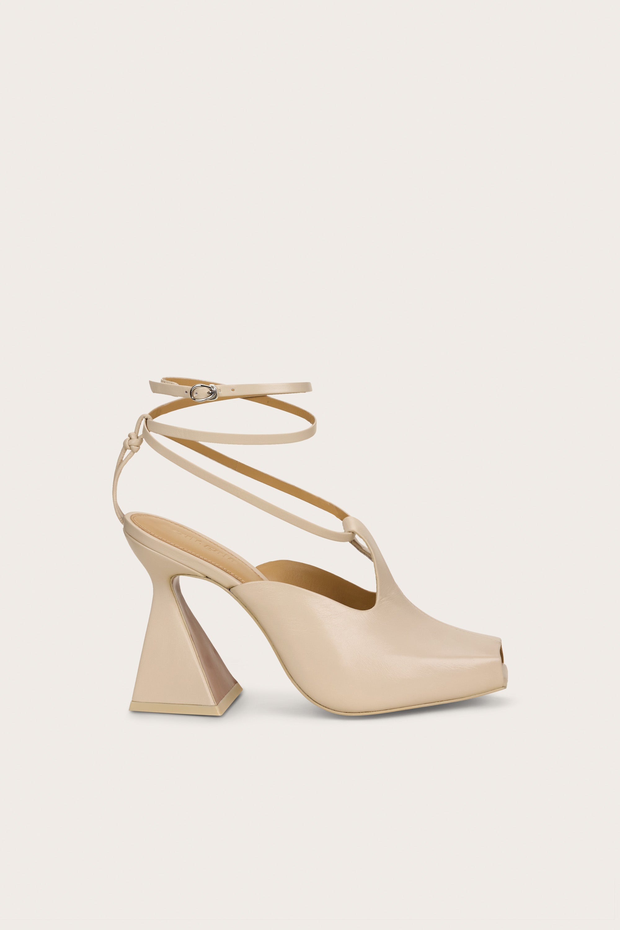 CULT GAIA LORENA MULE IN ALABASTER