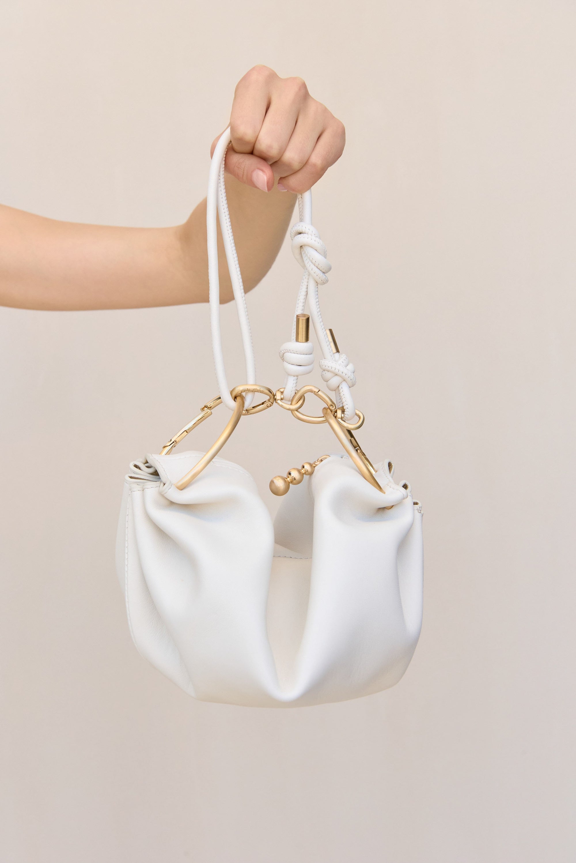 CINCH CROSSBODY BAG - ANTIQUE WHITE