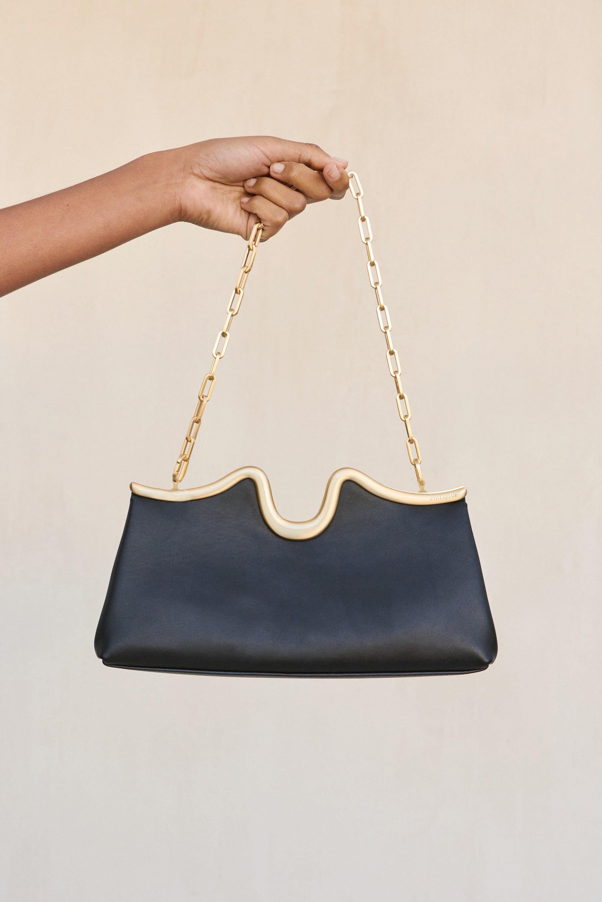 VALMA CLUTCH - BLACK