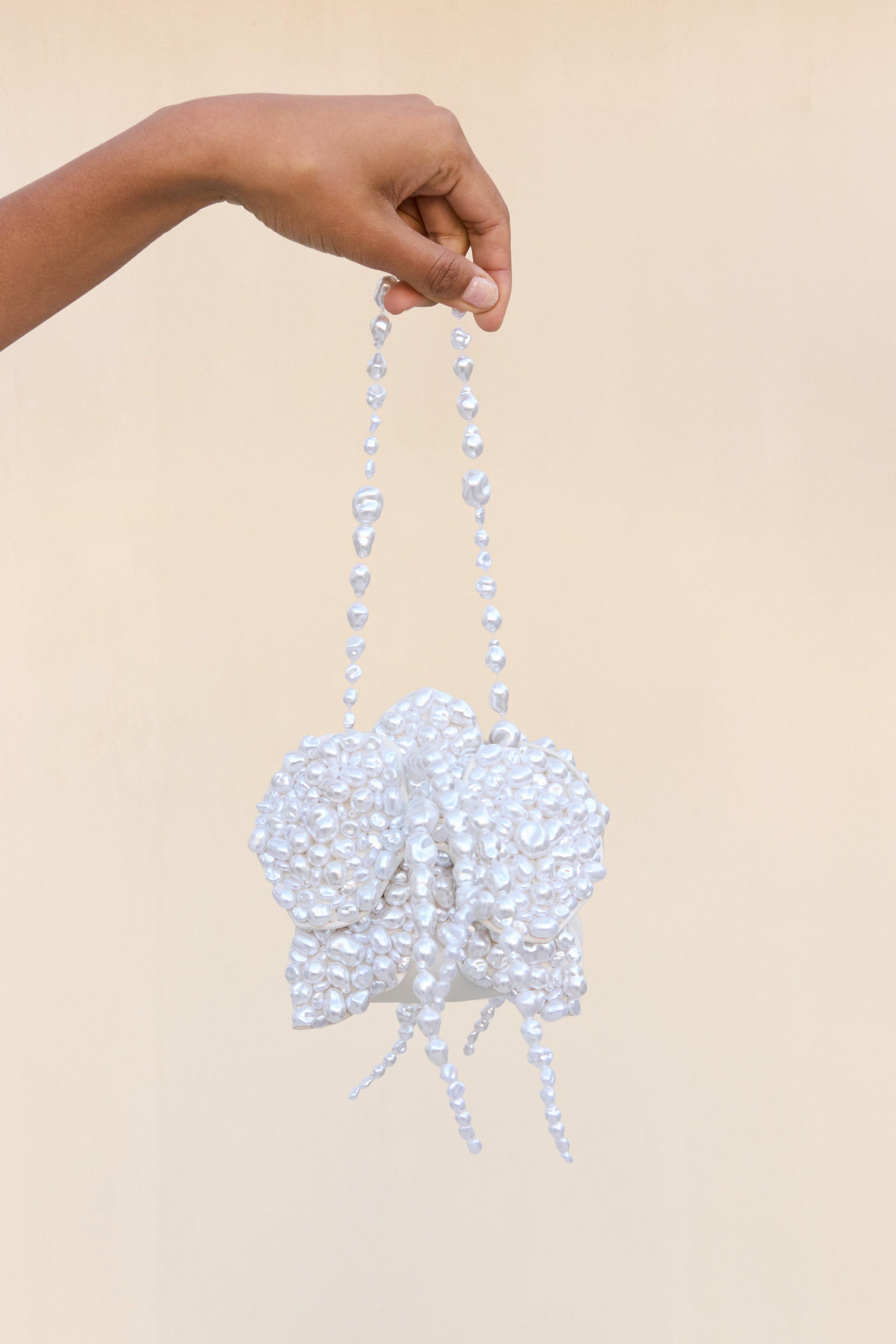 GIULA WRISTLET - PEARL