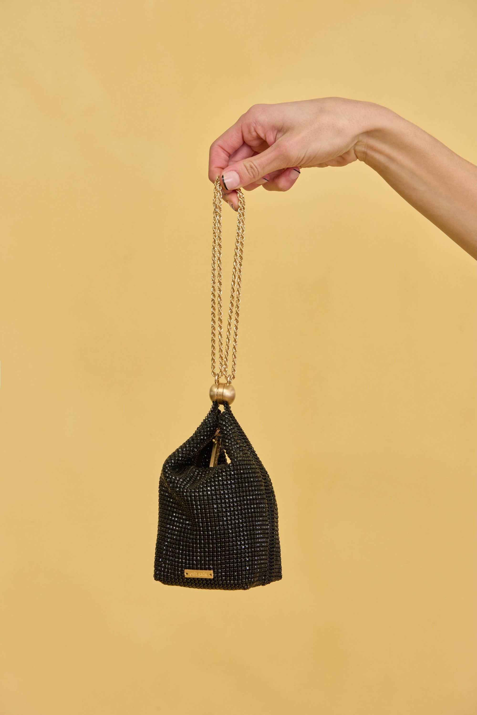 RUE WRISTLET BAG - BLACK
