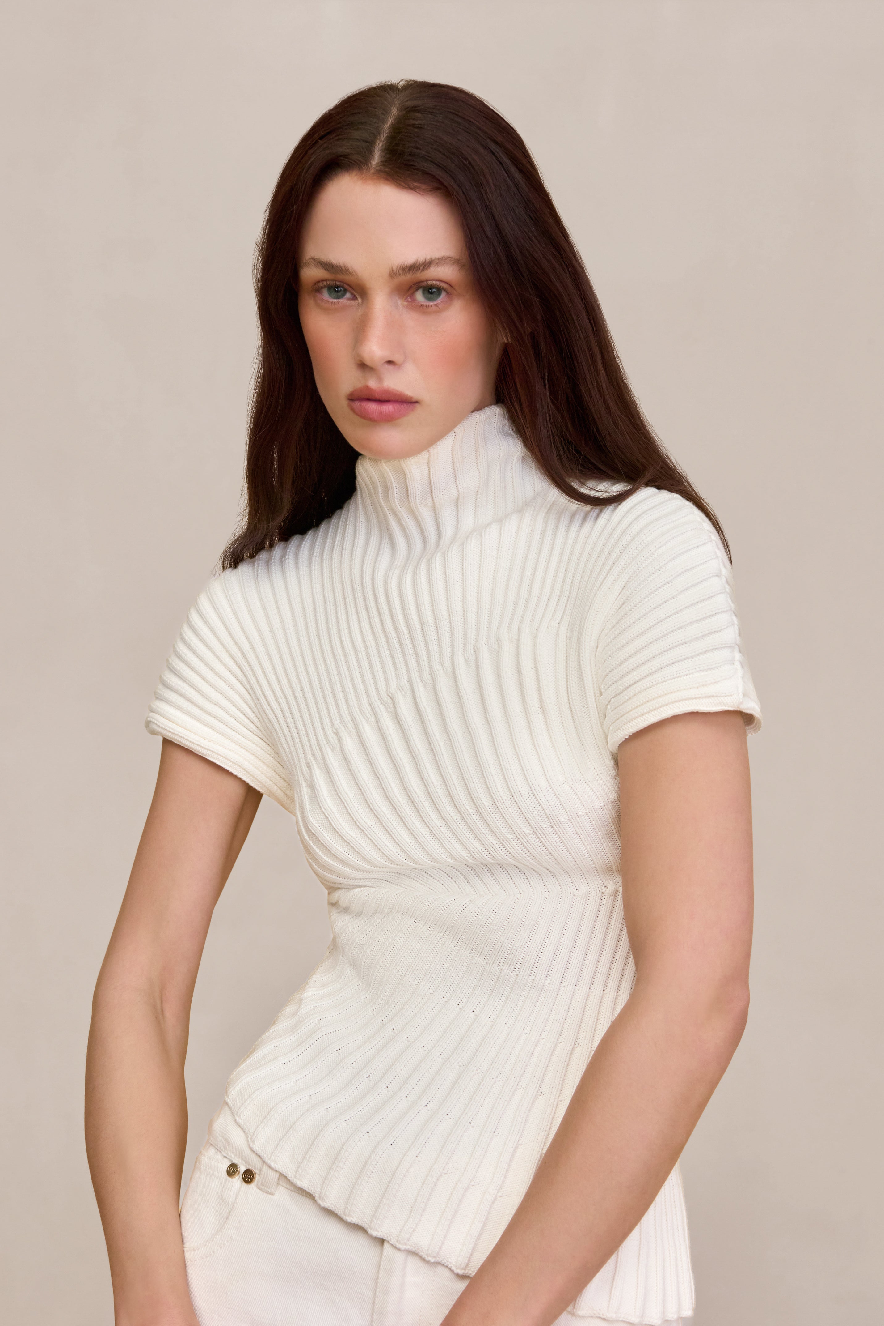 ANNEMIE KNIT TOP - OFF WHITE