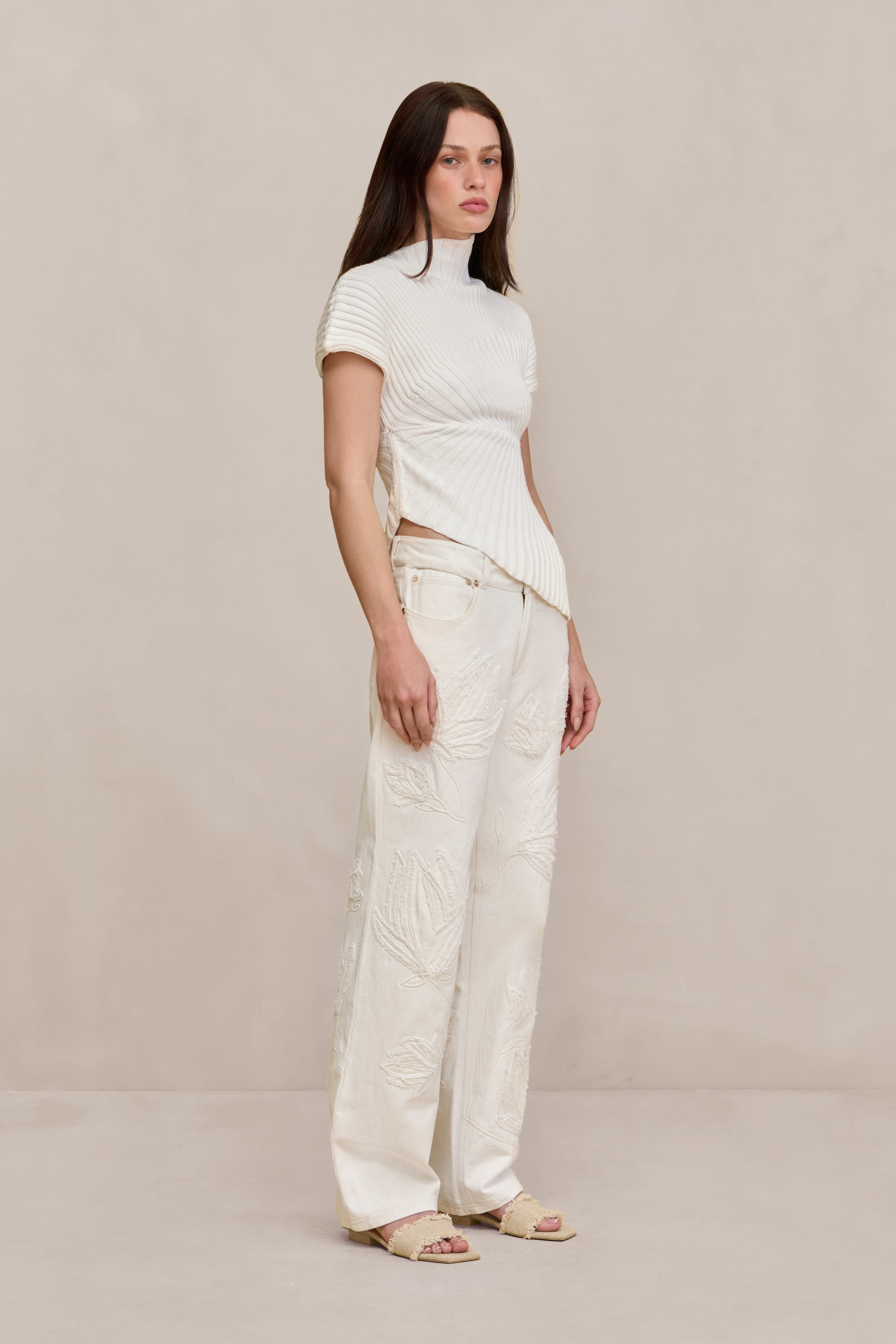 ANNEMIE KNIT TOP - OFF WHITE