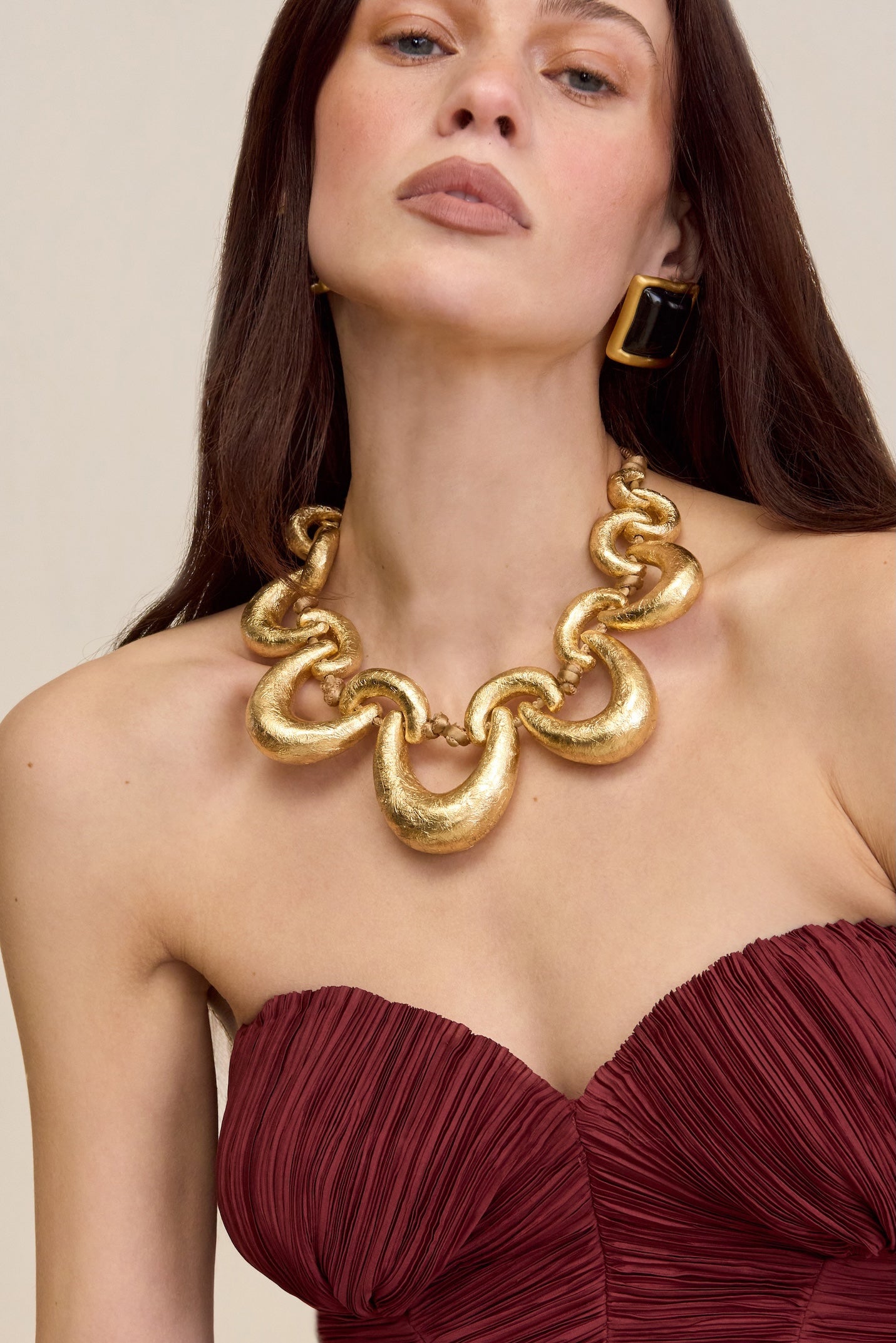 TAYLOR CHOKER - GOLD FOILED WOOD