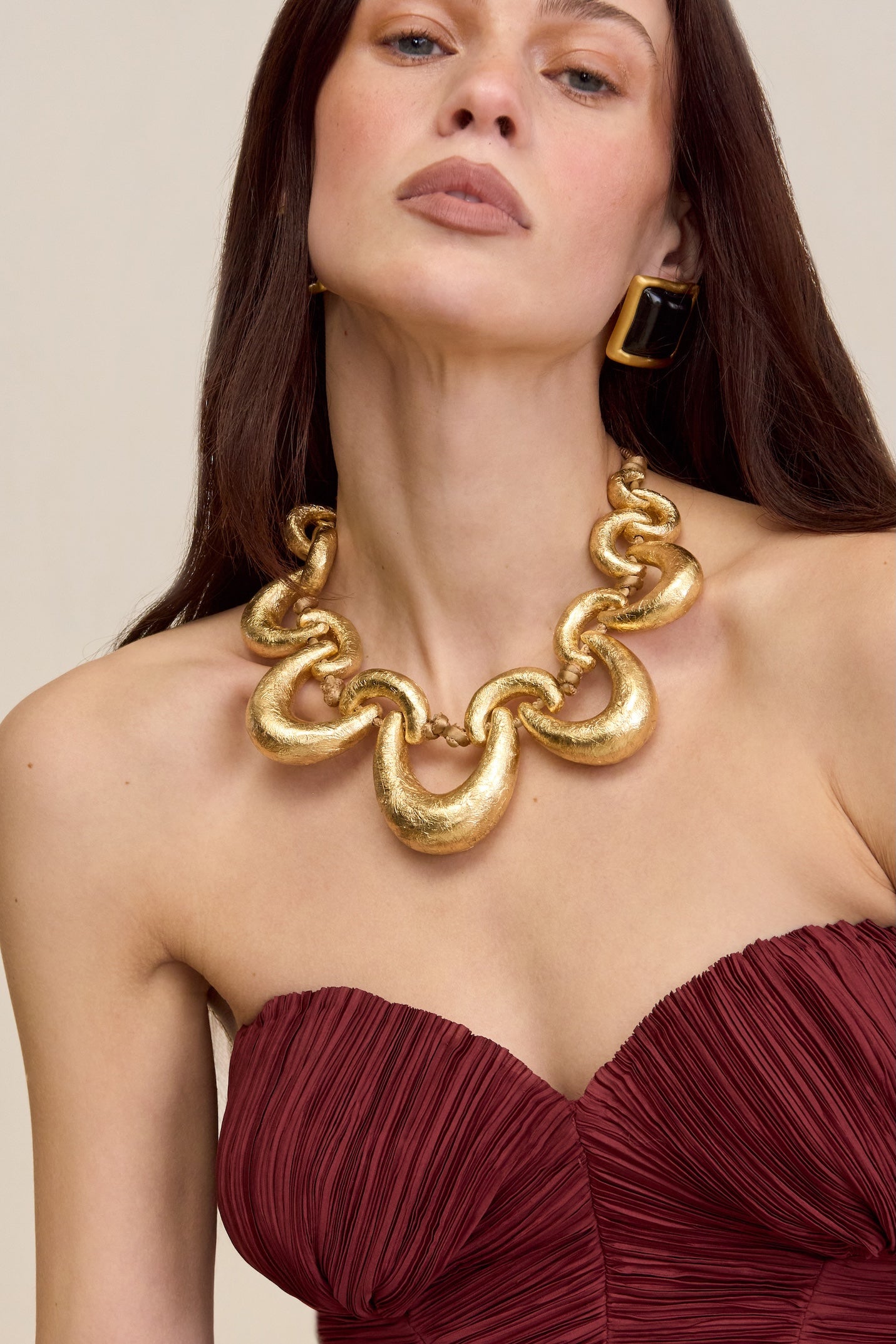 TAYLOR CHOKER - GOLD FOILED WOOD