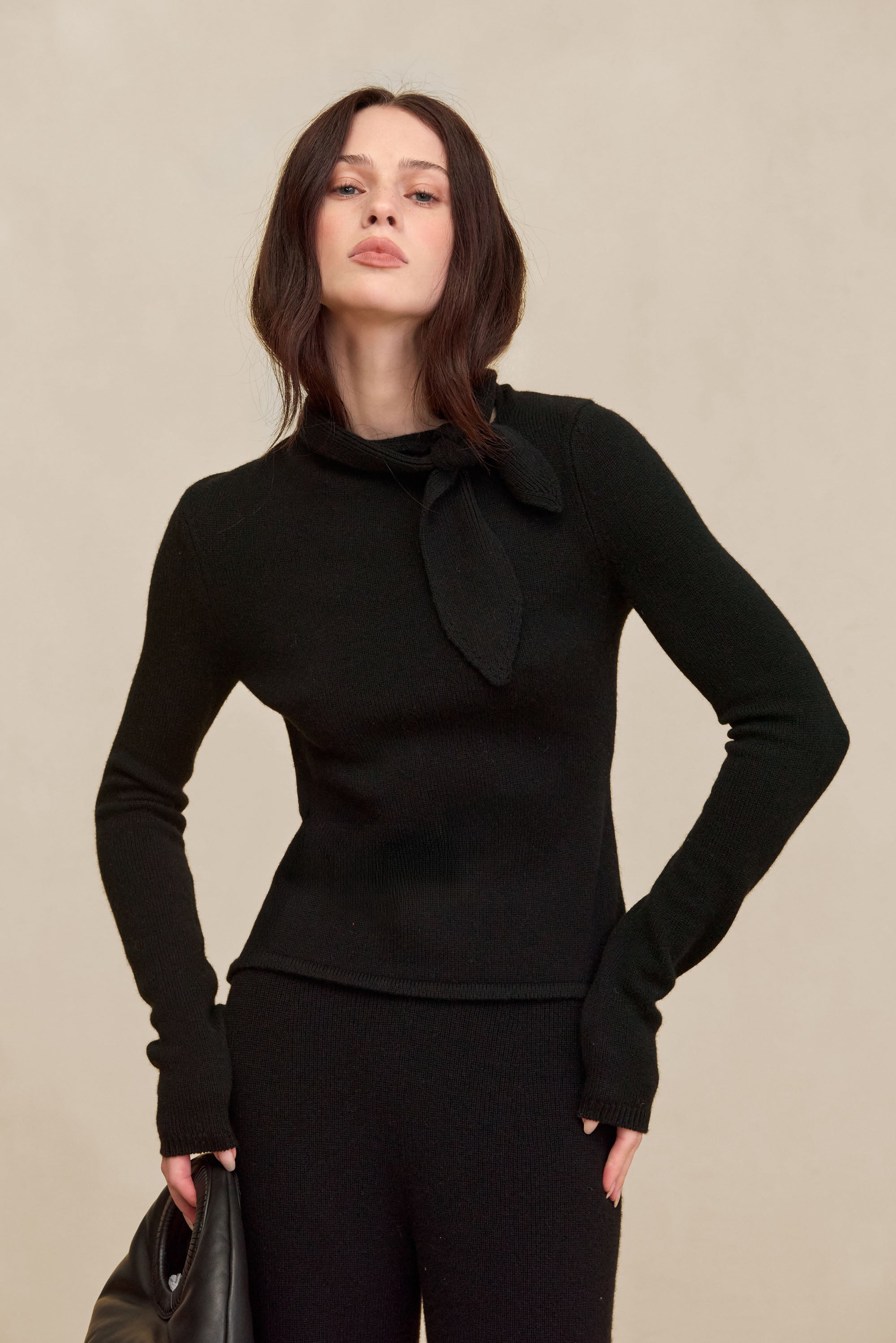 MERIDA SWEATER - BLACK