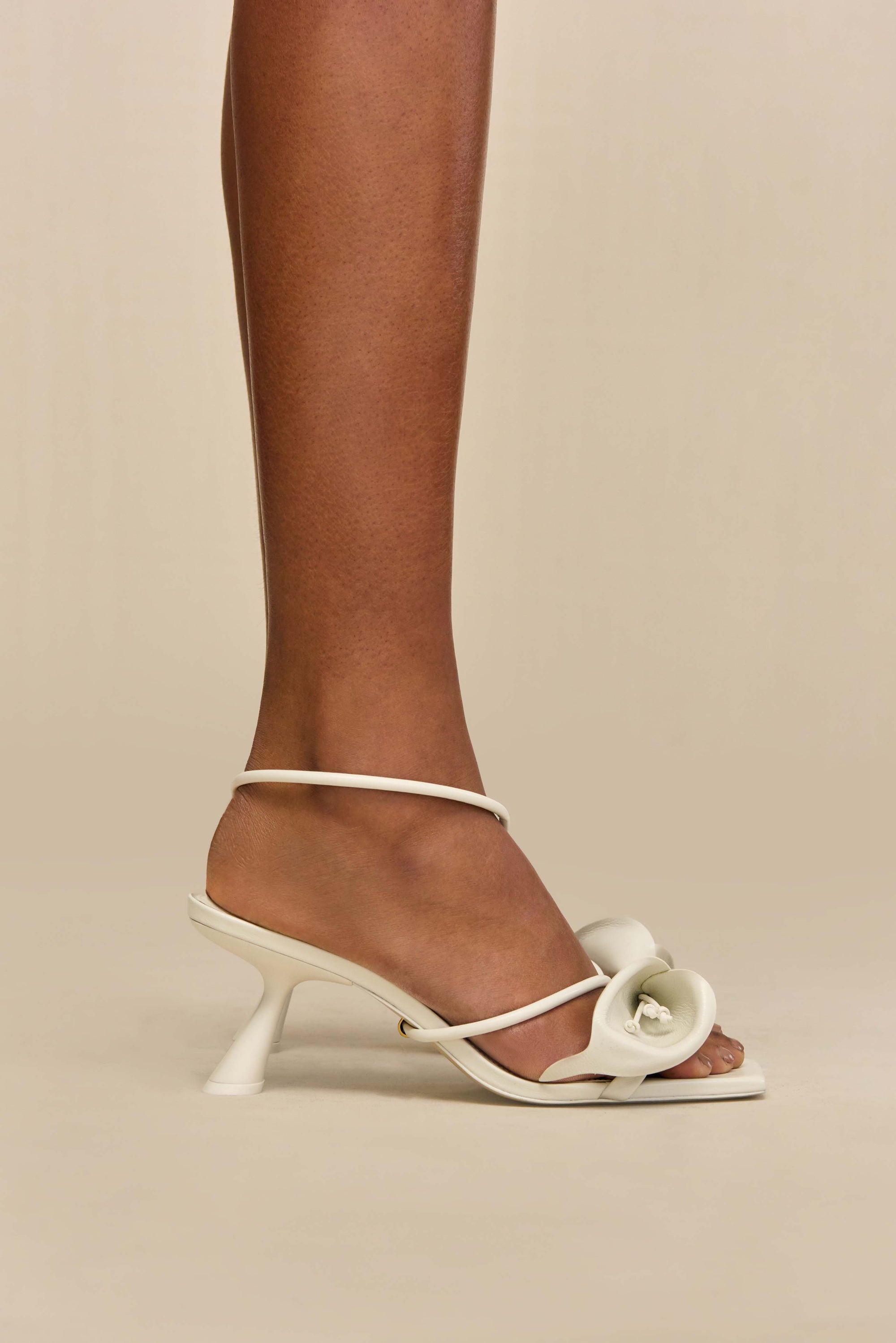 RIA SANDAL - ANTIQUE WHITE