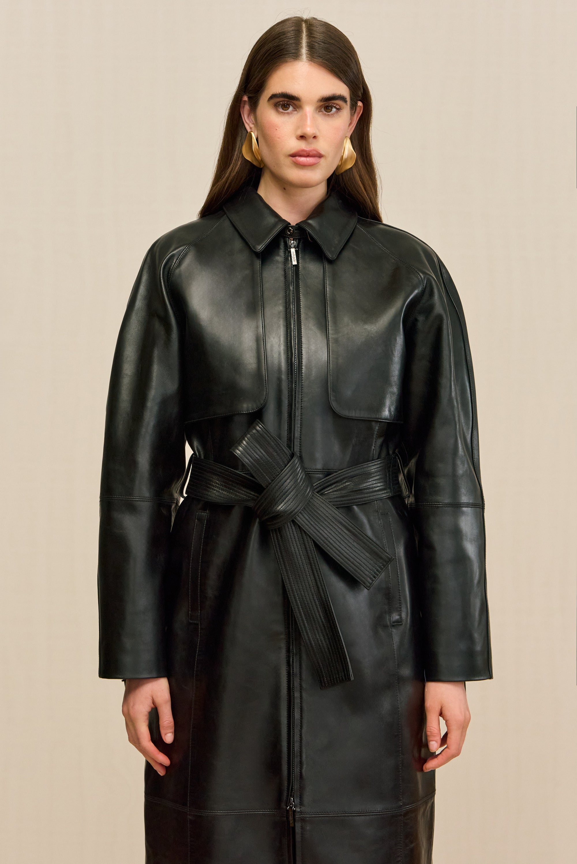 HAMMER COAT - BLACK