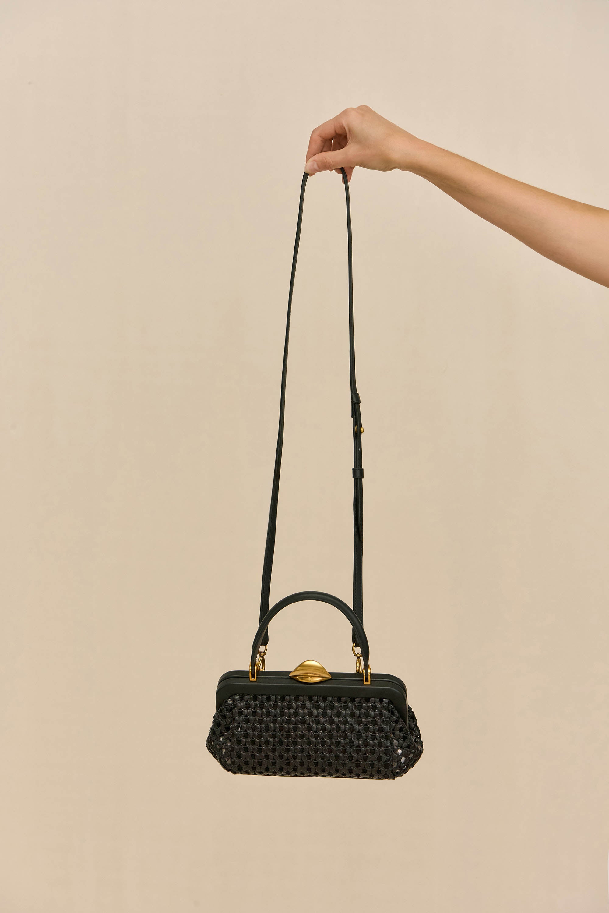 ZUMA MINI CROSSBODY BAG - BLACK – CULT GAIA
