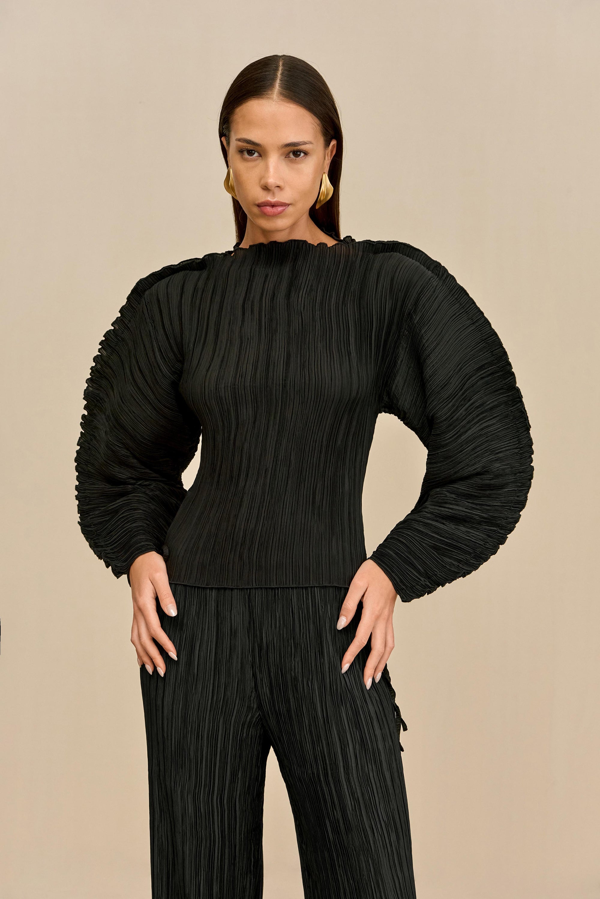 BEGA TOP - BLACK