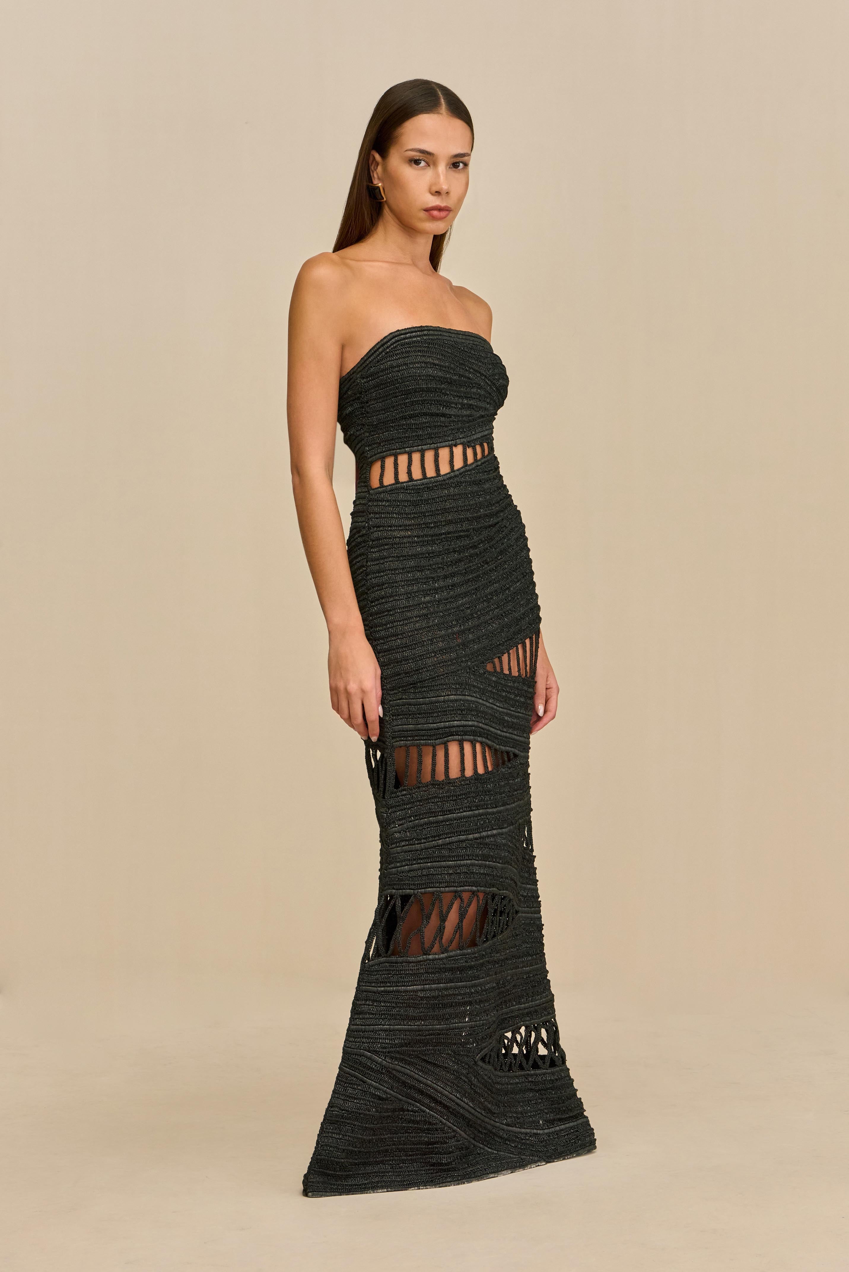 AMIRU GOWN - BLACK