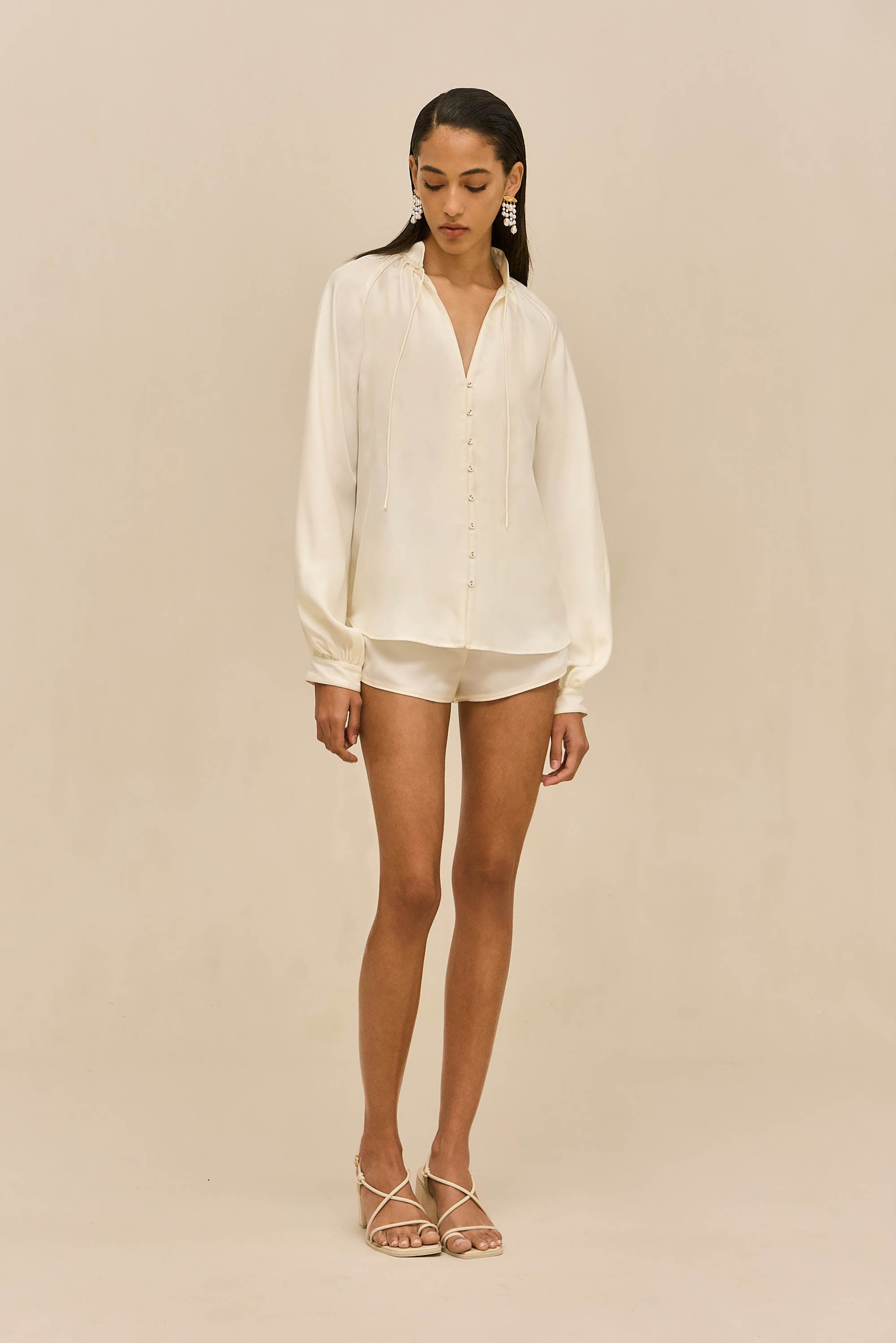 PEARL SHORT - OFF WHITE