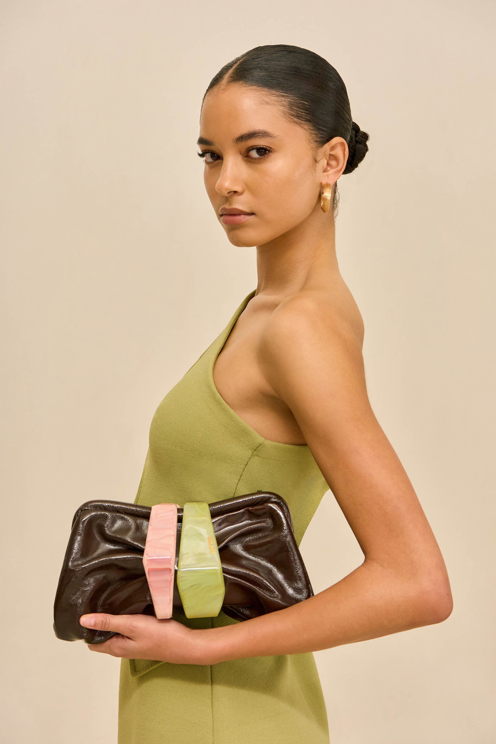 JULITA CONVERTIBLE CLUTCH - LUWAK – CULT GAIA