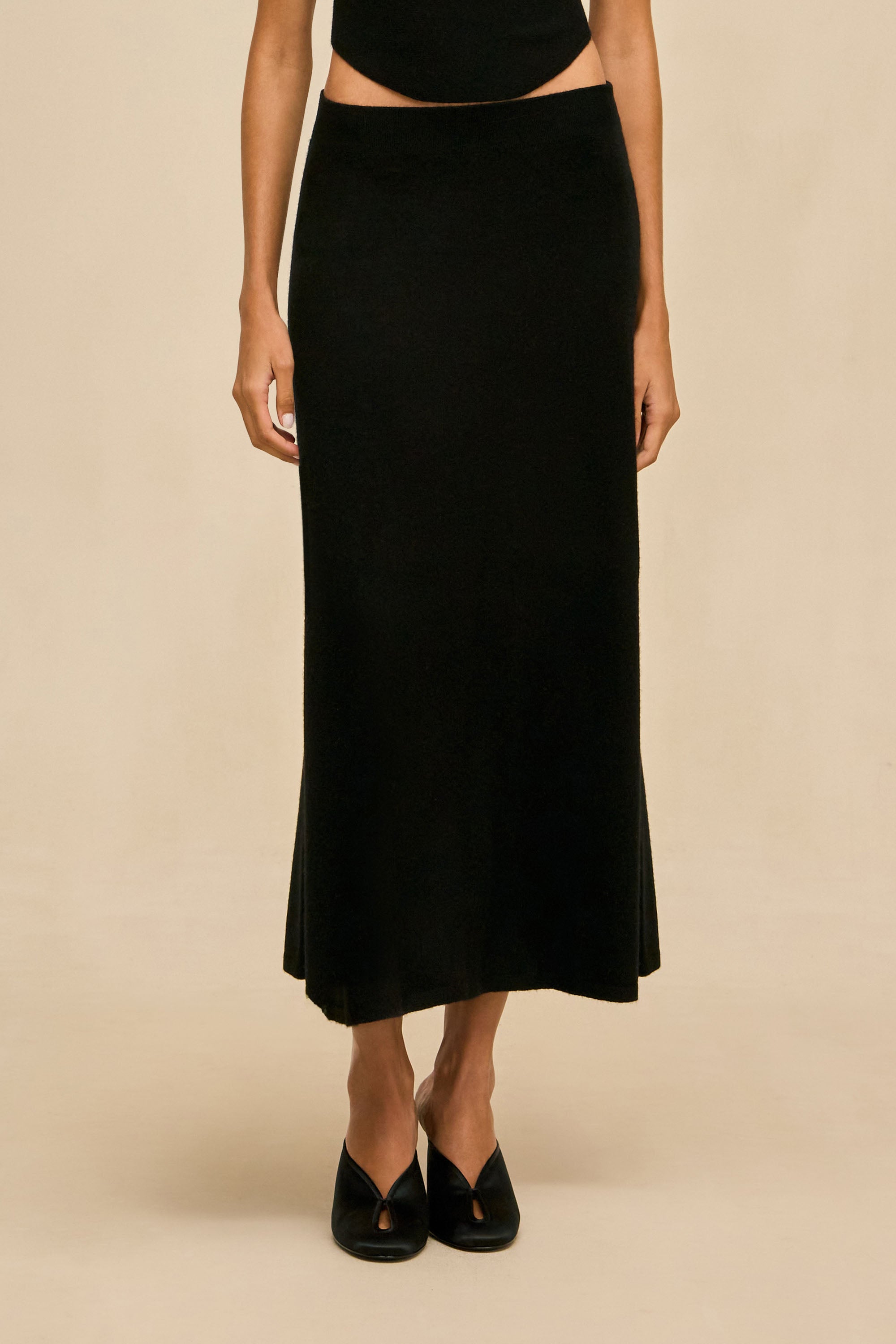 INFINITY SKIRT - BLACK