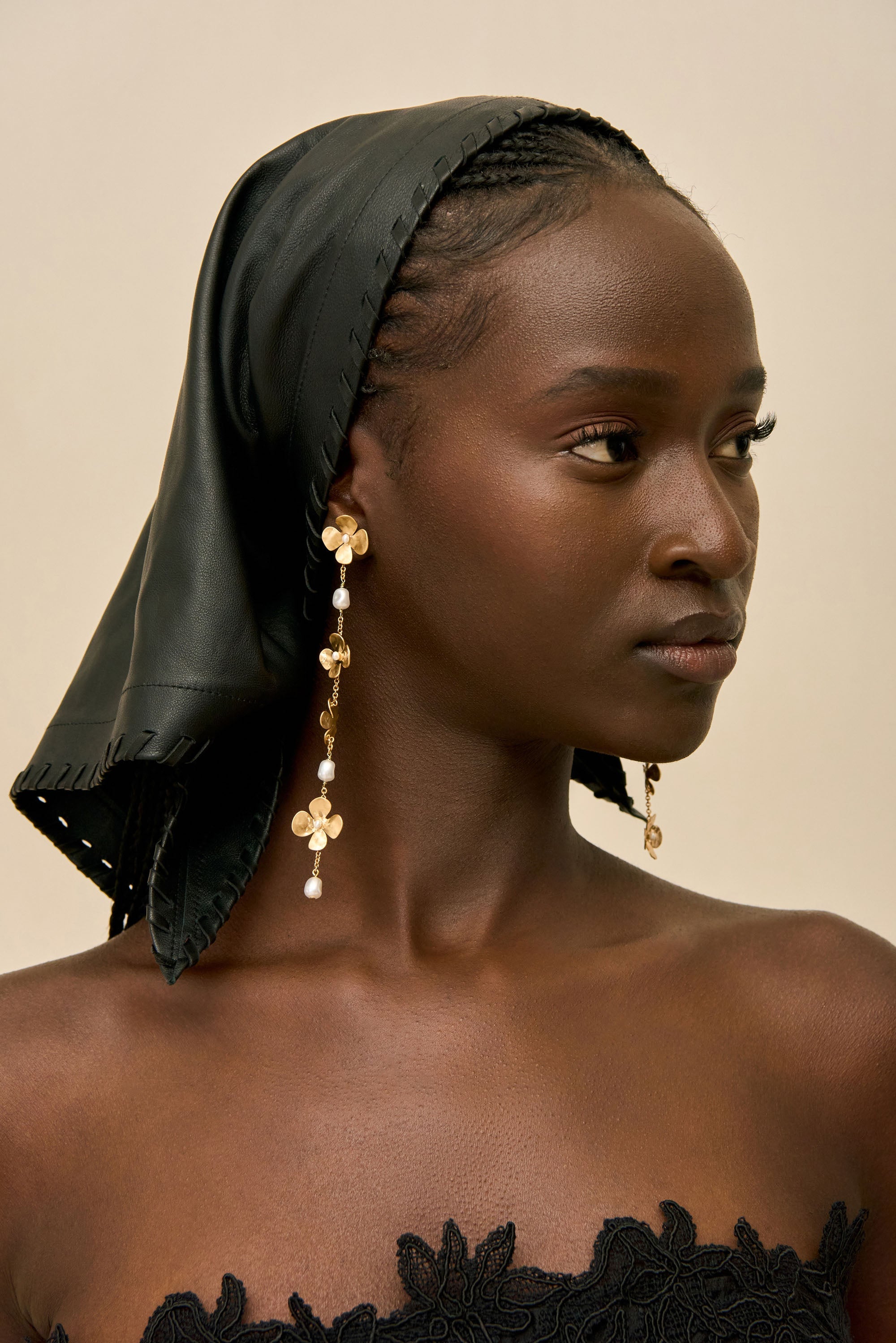 LUCKY DROP EARRING - BRUSHED BRASS