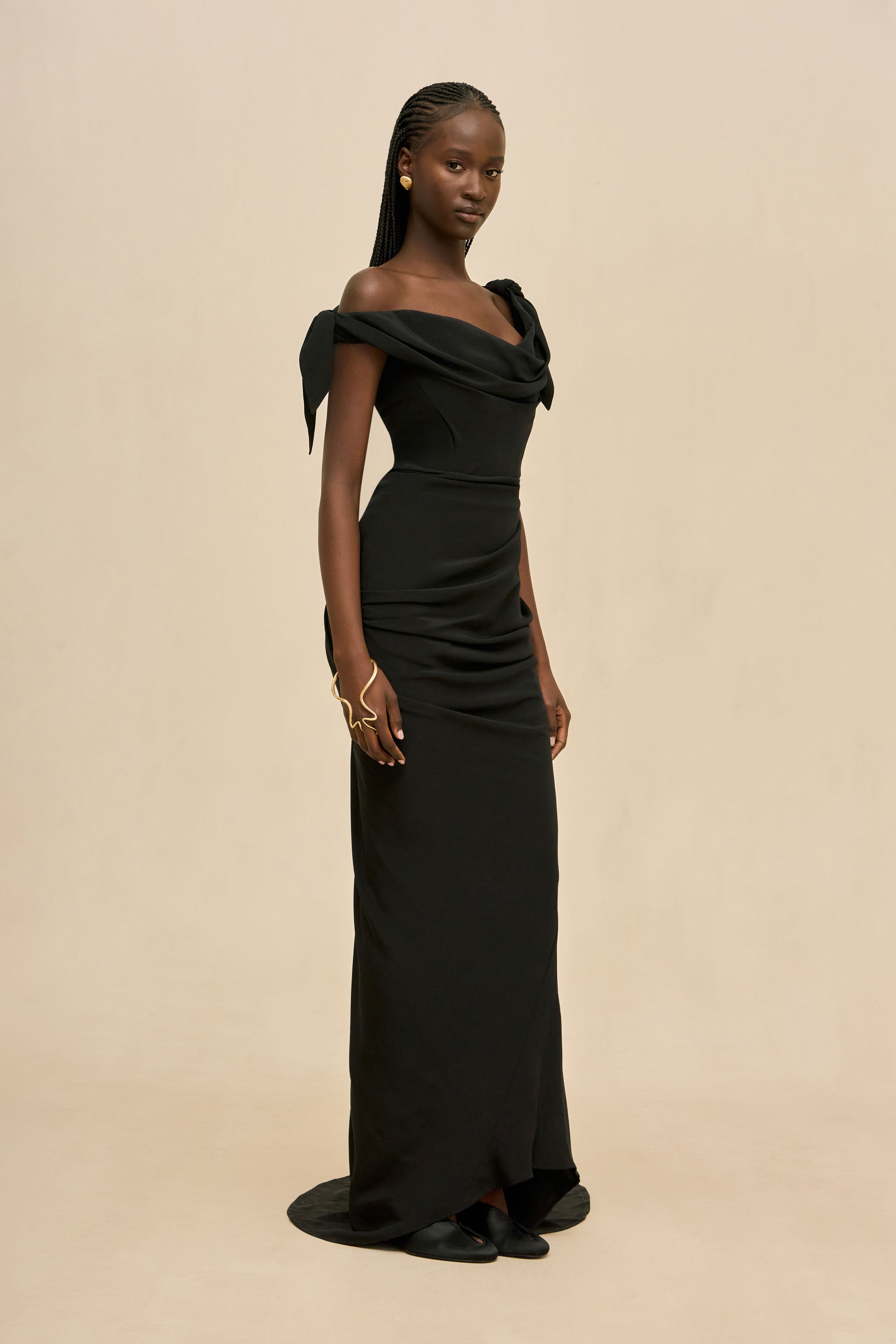 NYSA GOWN - BLACK