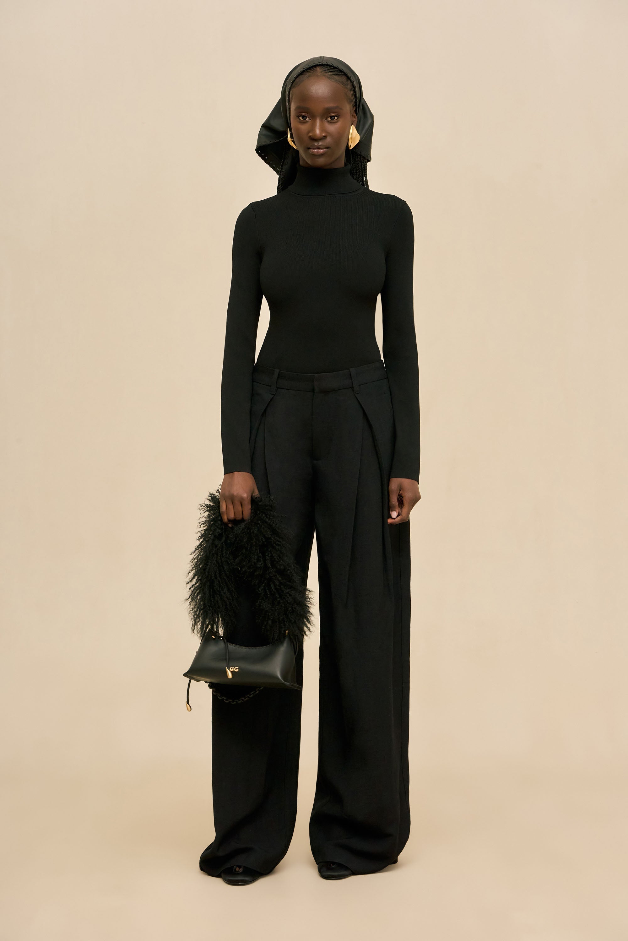 OSA SHOULDER BAG - BLACK SHEARLING