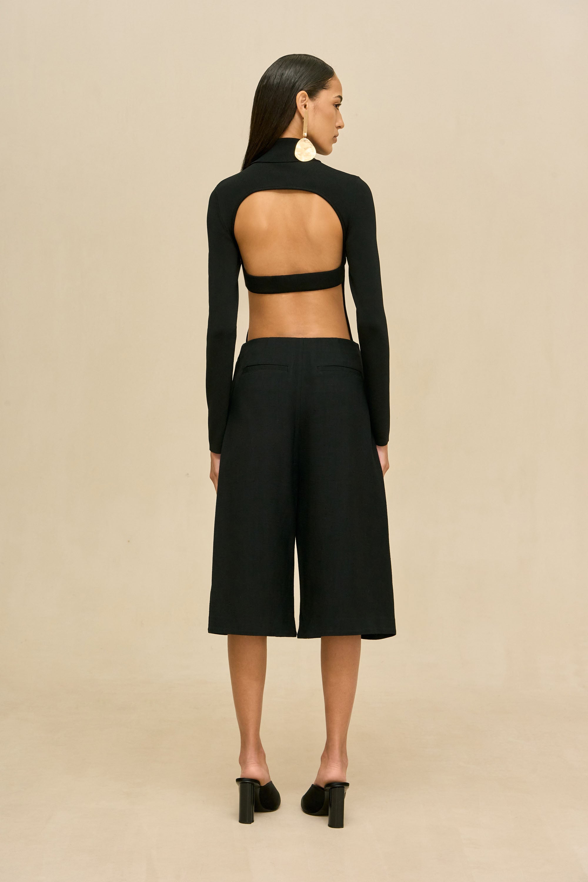 RUPI SHORT - BLACK