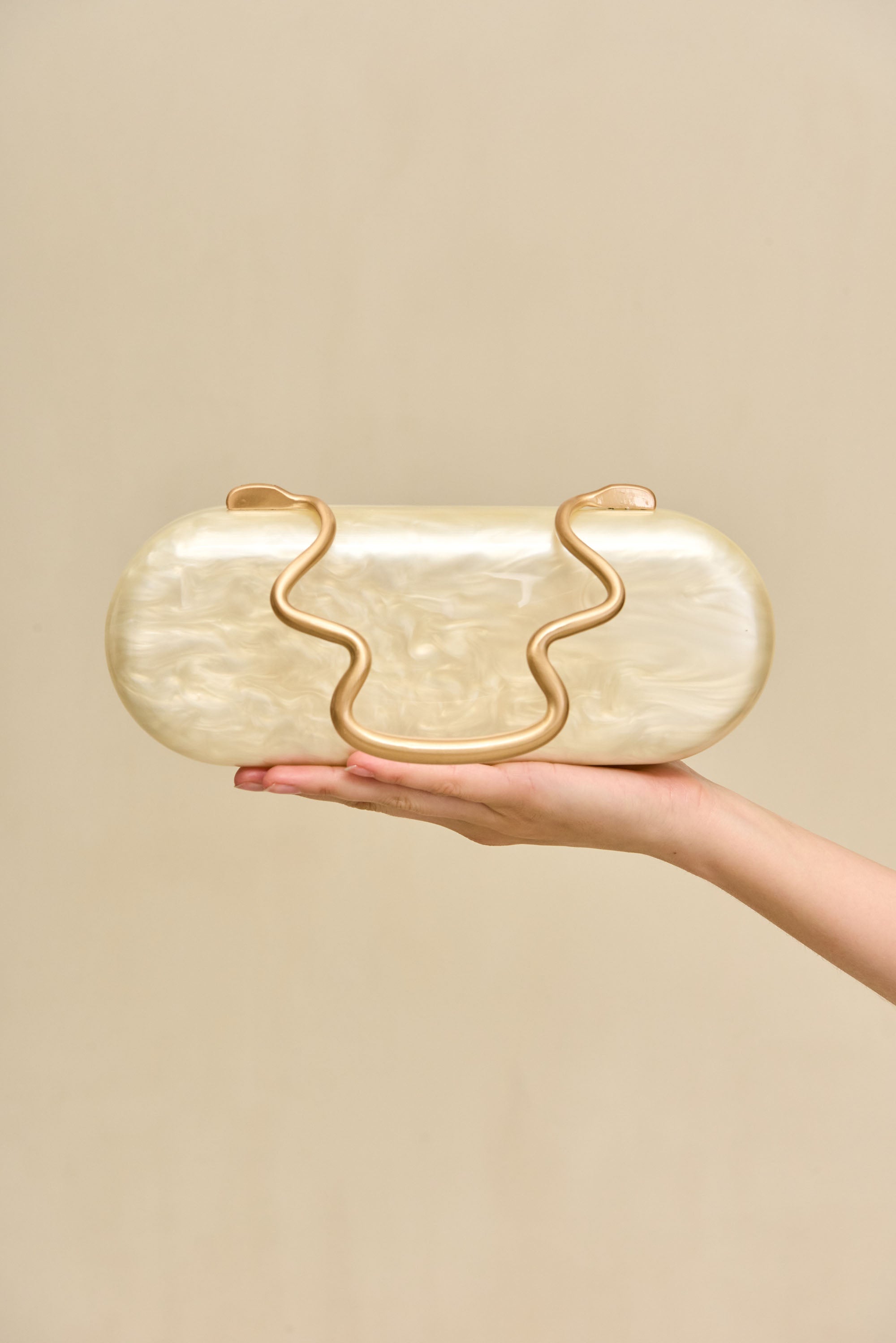 ILARIA CLUTCH - IVORY
