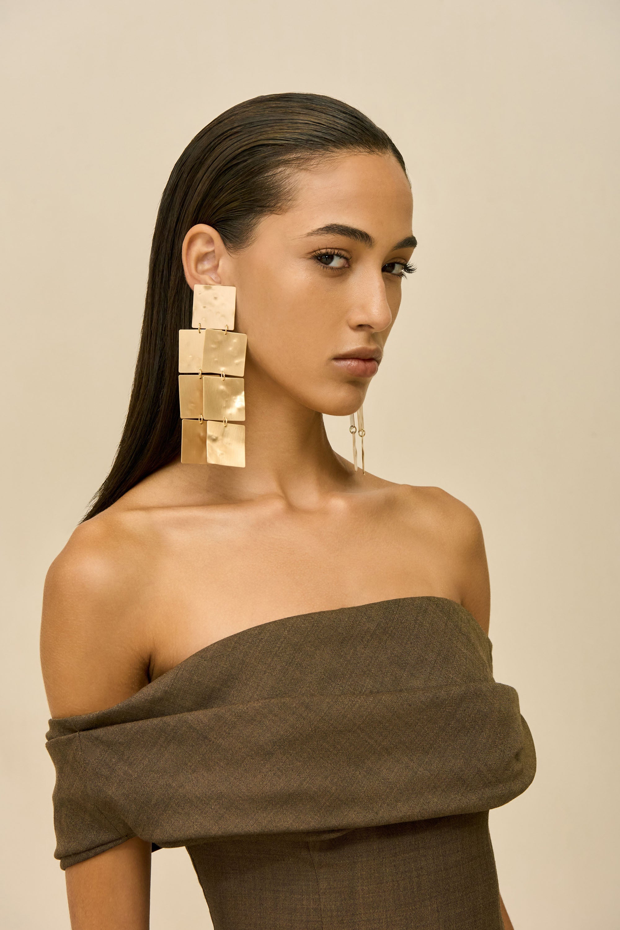 EVELIS EARRING - BRUSHED BRASS