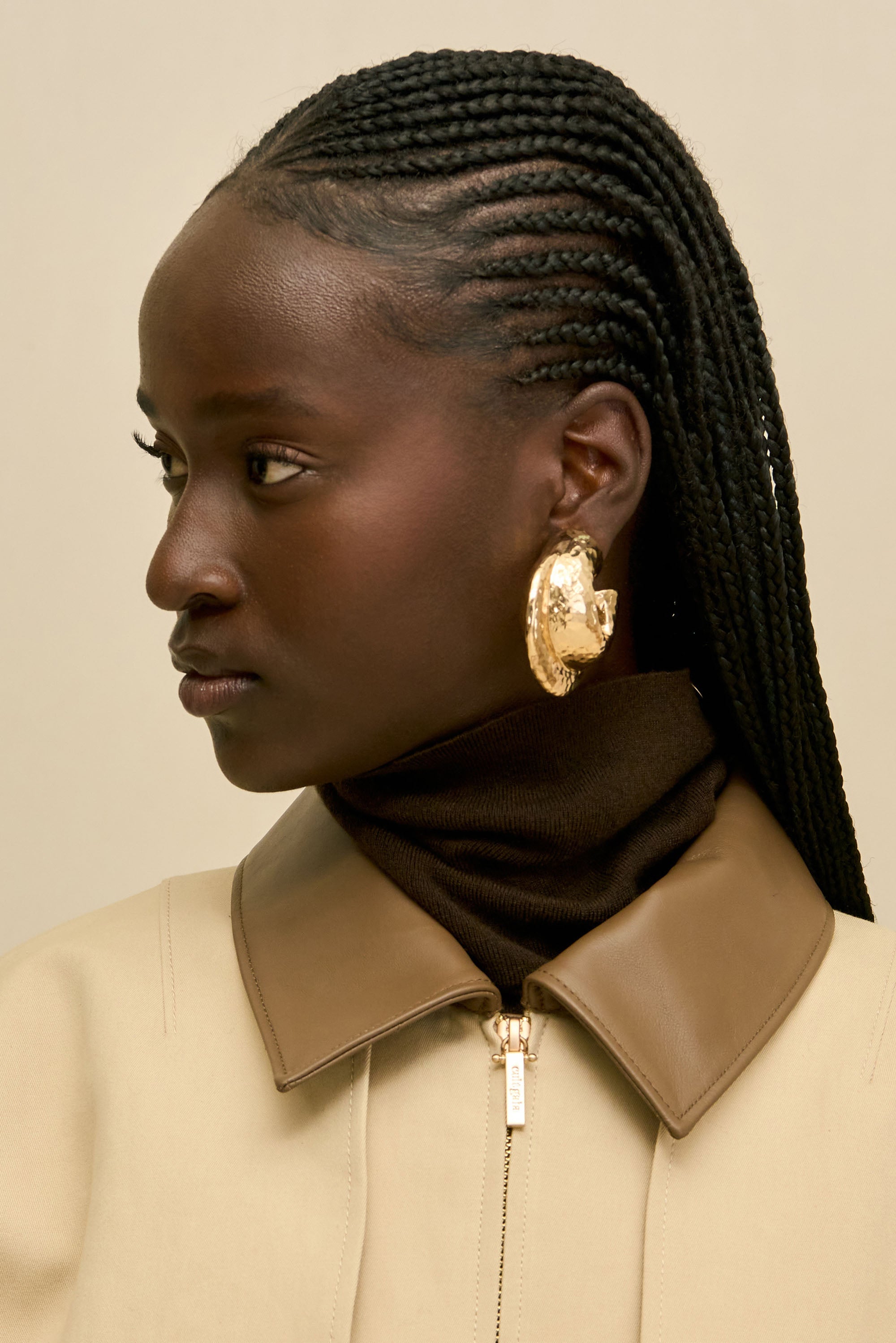 NOVA EARRING - SHINY BRASS
