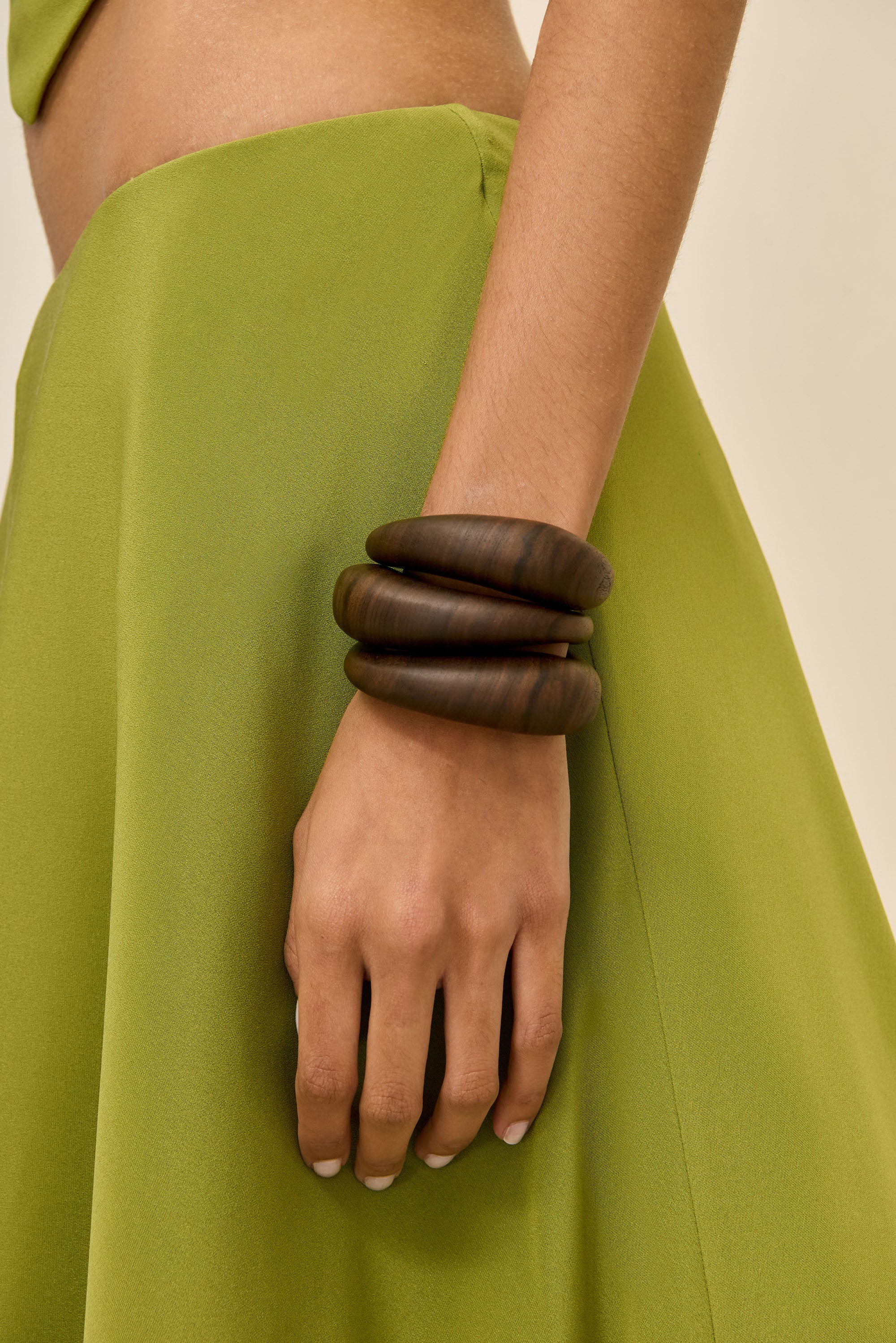 ANALEIA CUFF SET - WALNUT