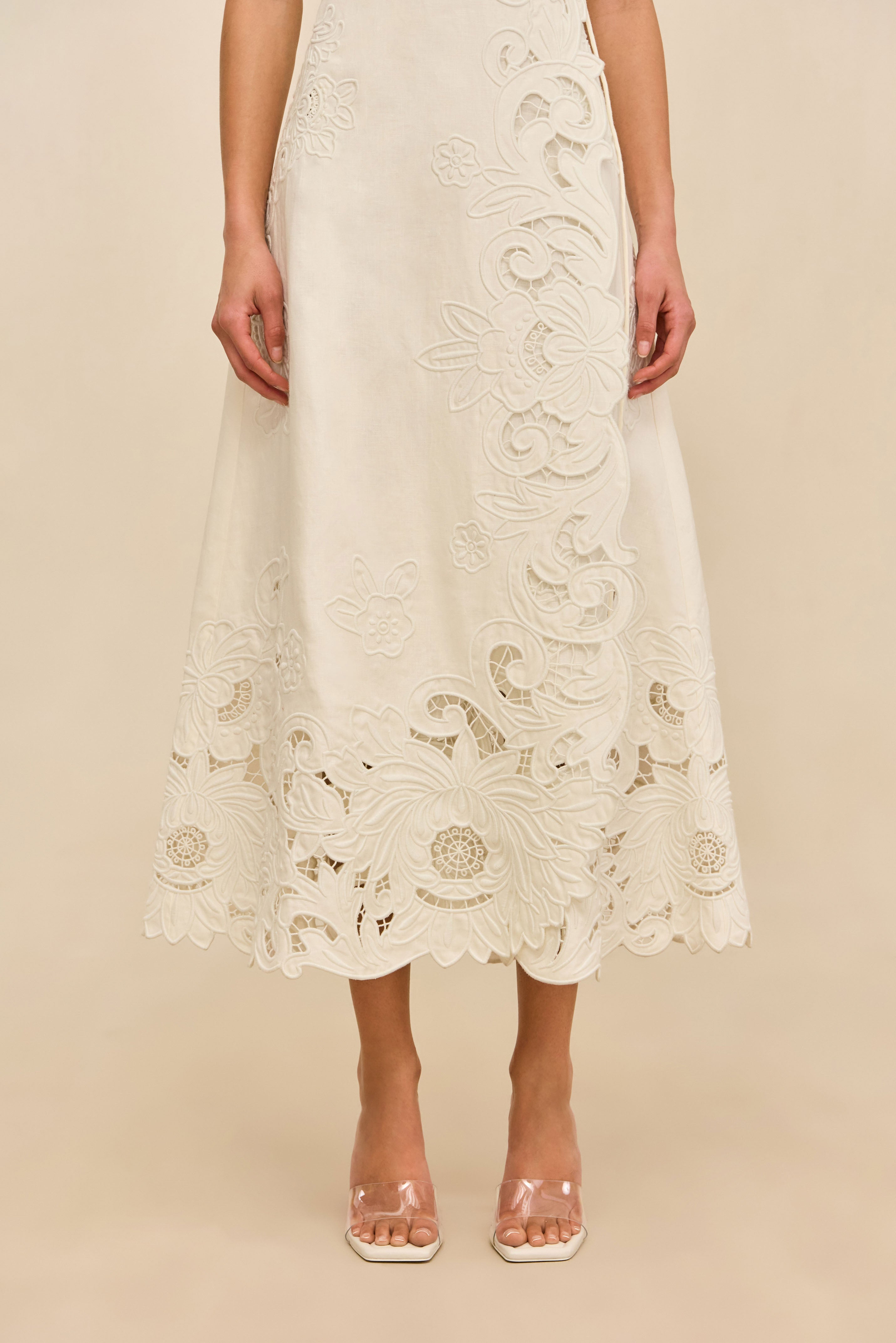 JAIRAYA DRESS - OFF WHITE