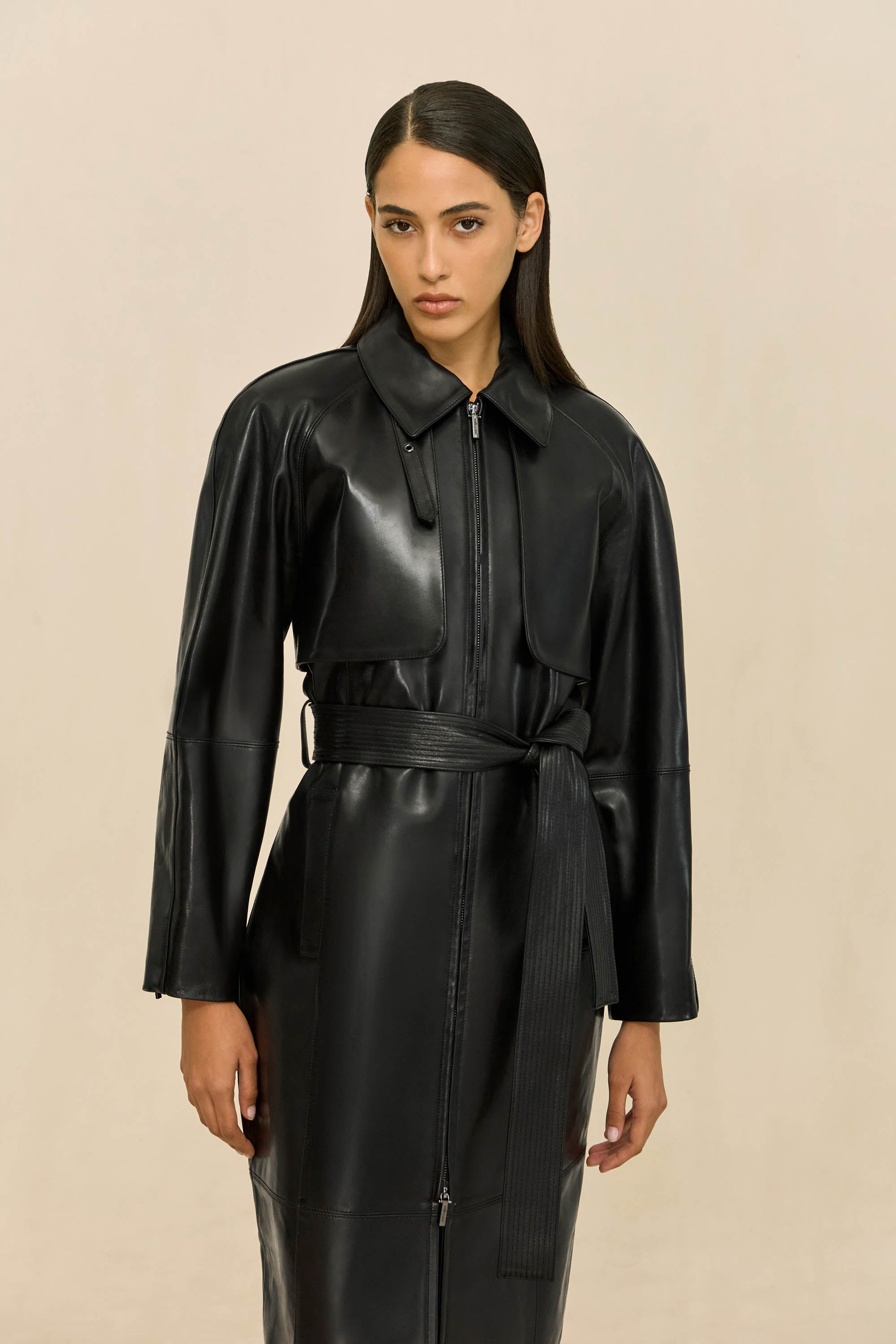HAMMER TRENCH COAT - BLACK