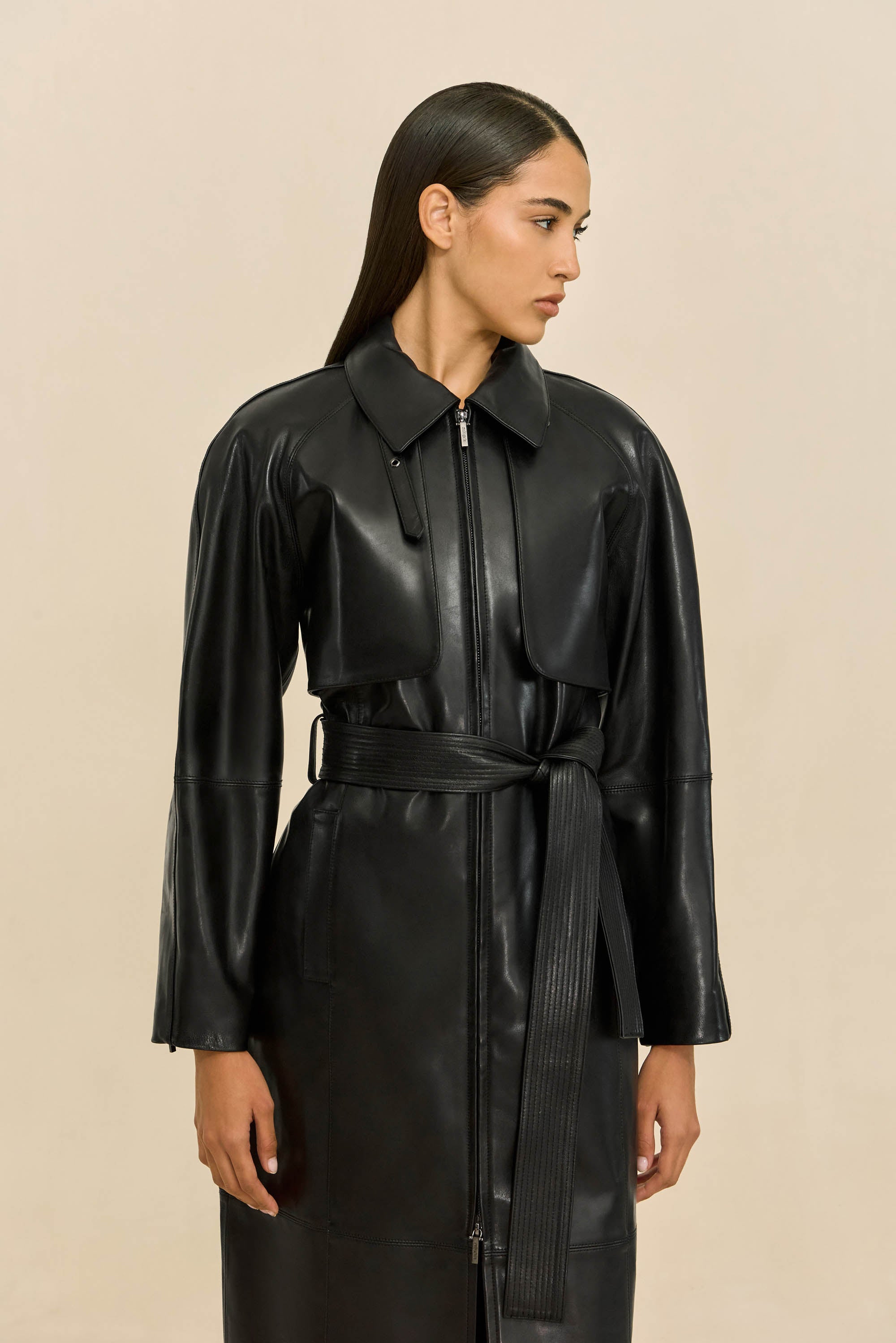 HAMMER TRENCH COAT - BLACK