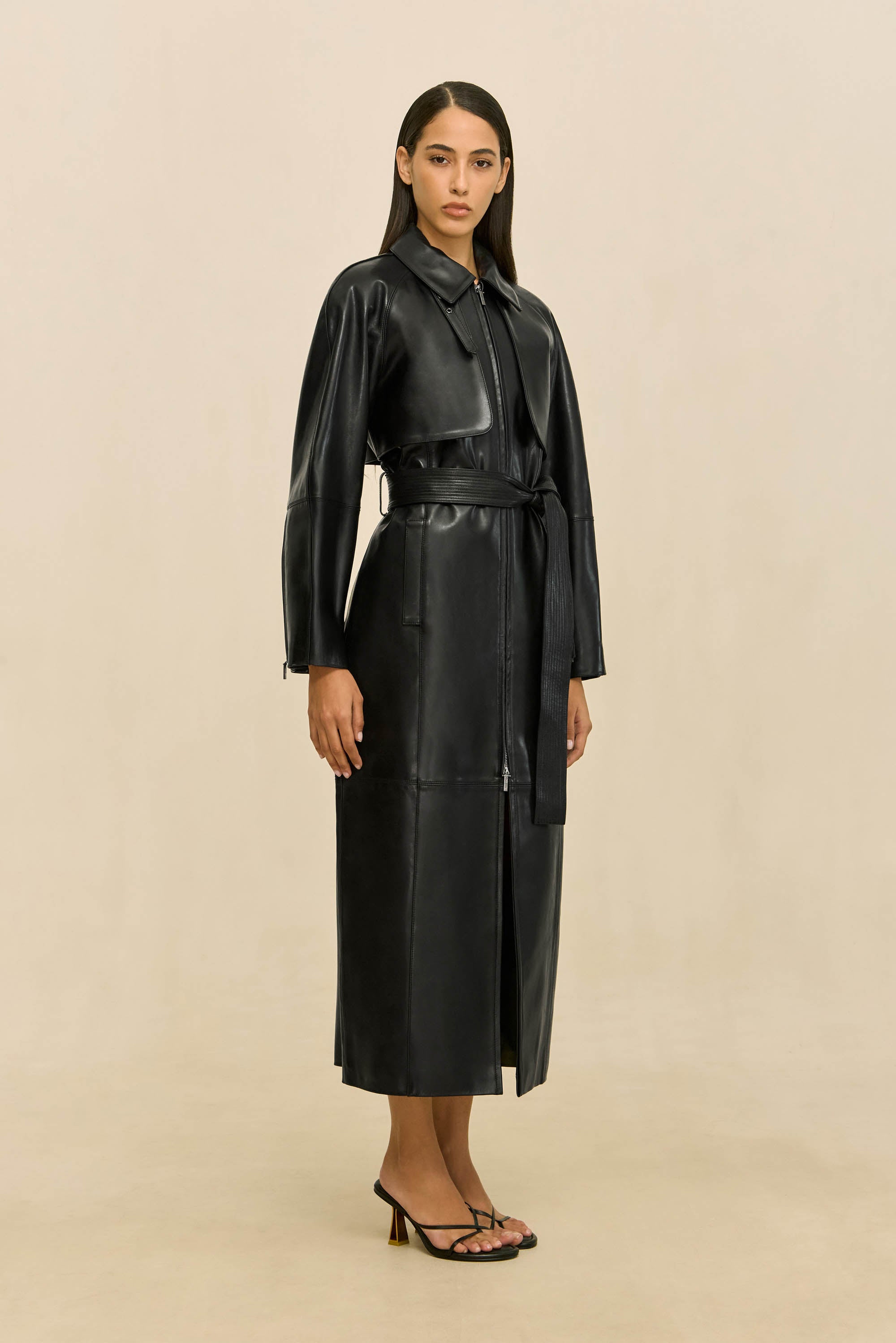HAMMER TRENCH COAT - BLACK
