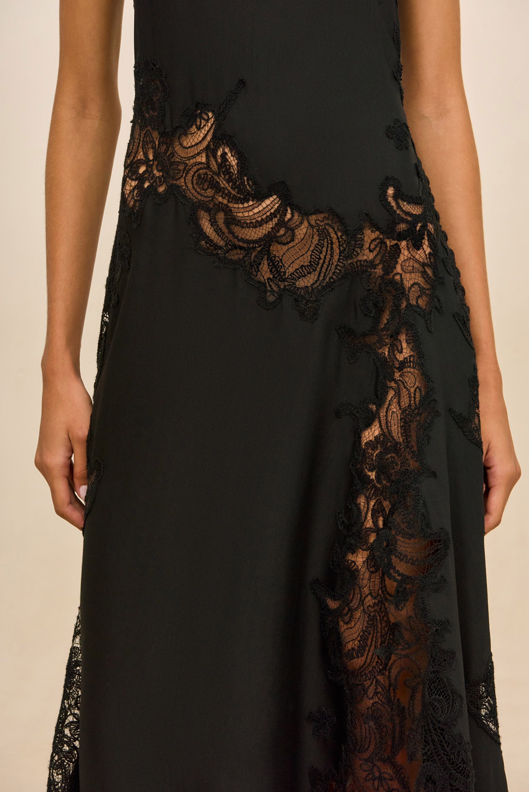 ARCADIA DRESS - BLACK
