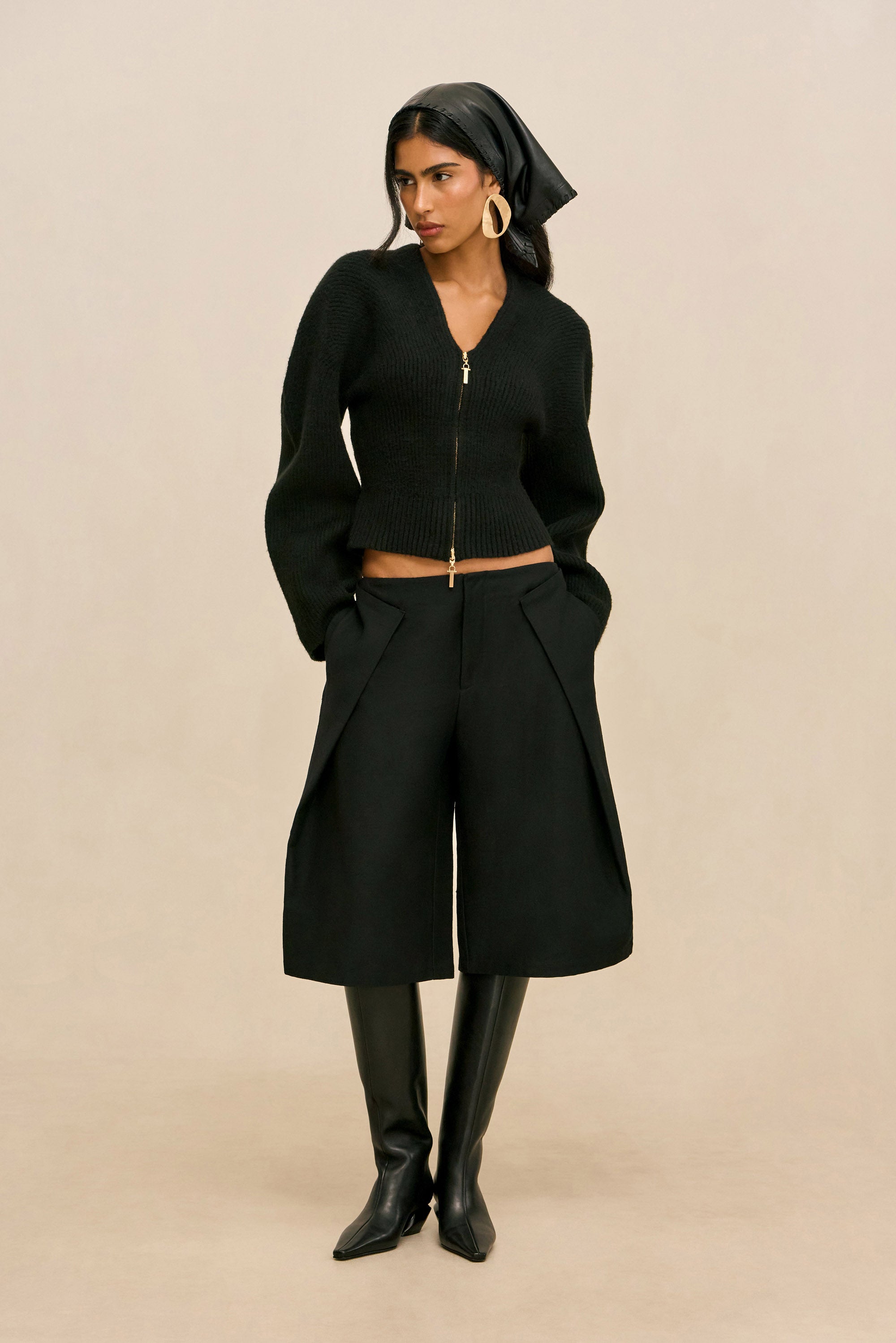 RUPI SHORT - BLACK