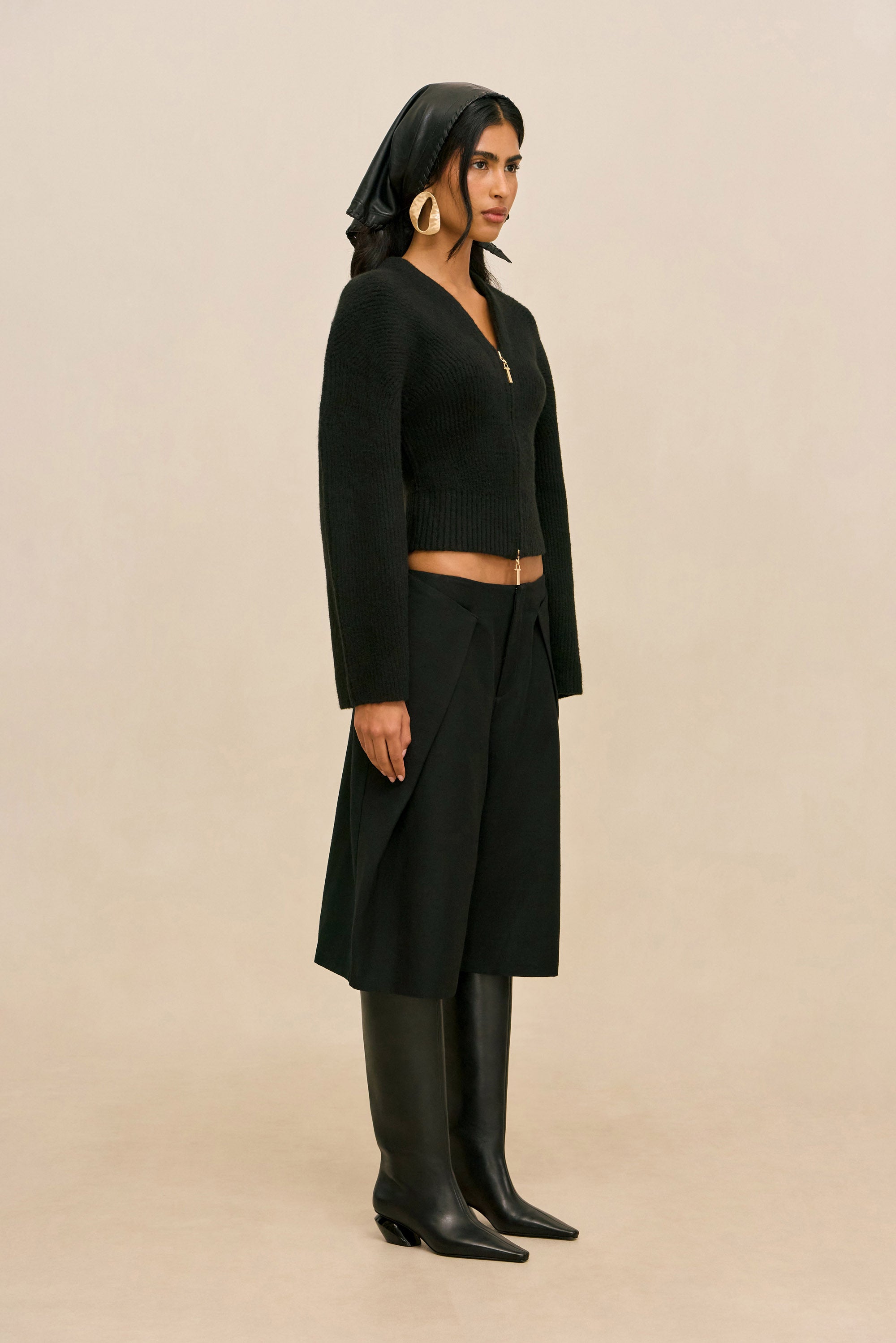 ALISSA SWEATER - BLACK