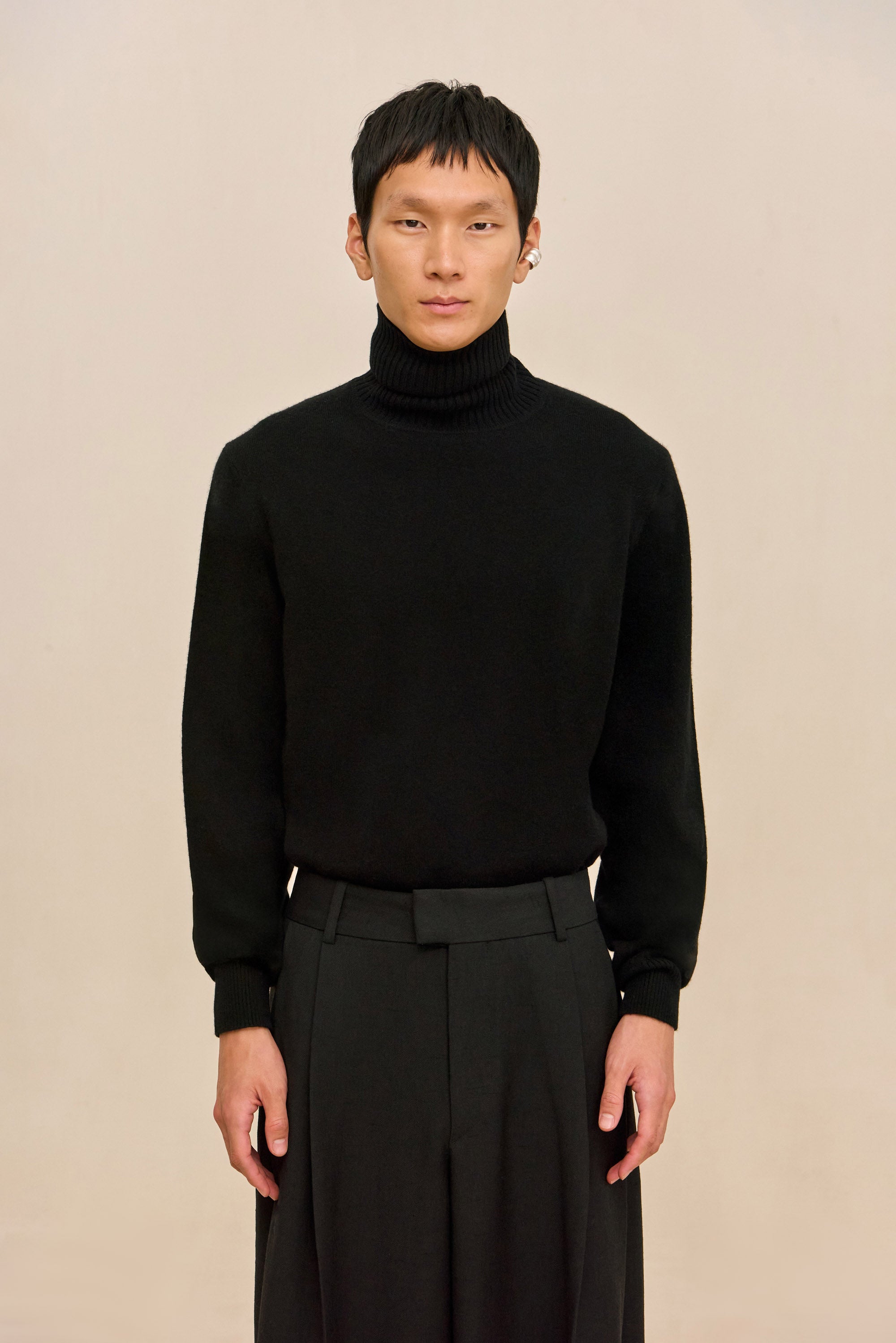 ERIC SWEATER - BLACK