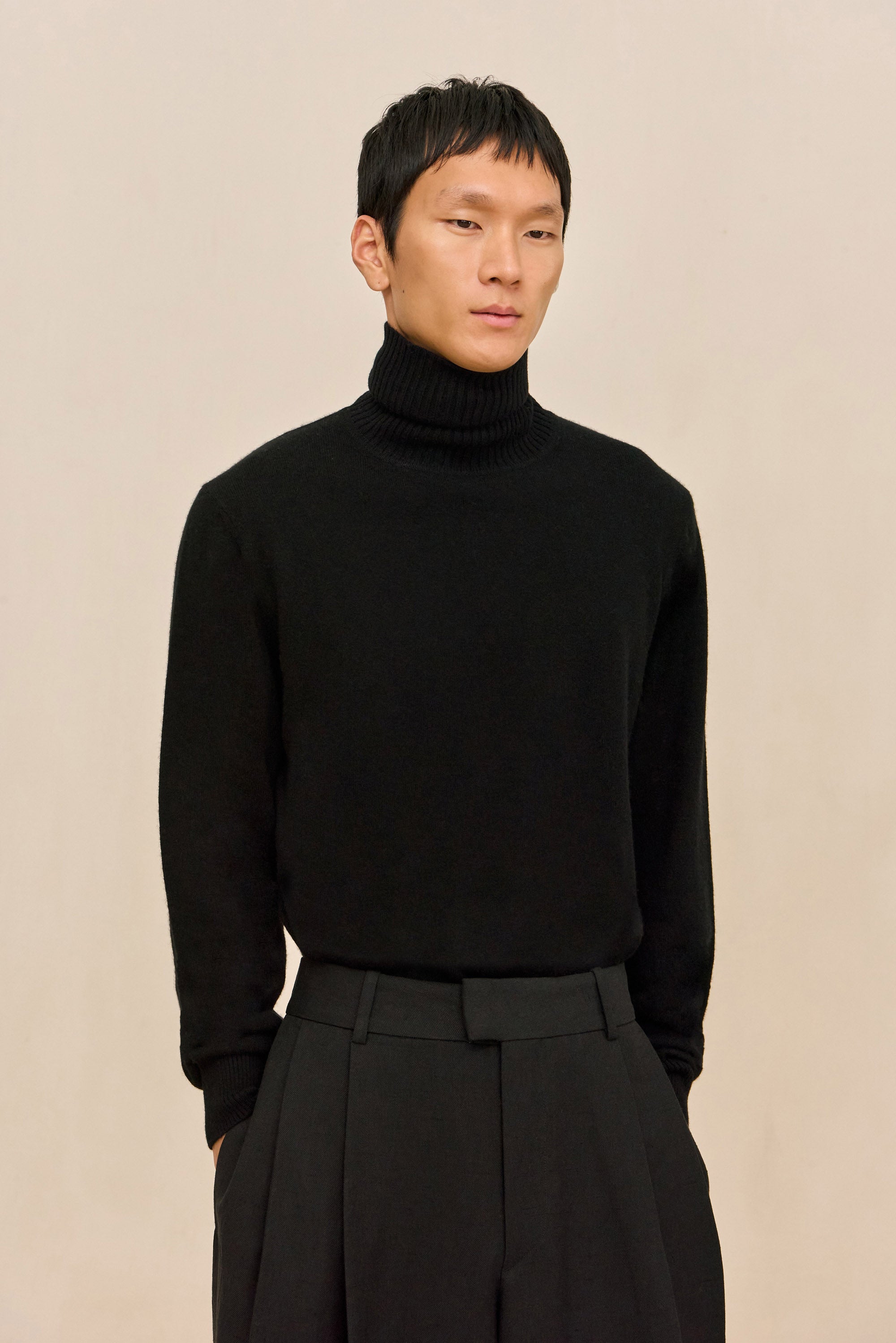 ERIC SWEATER - BLACK