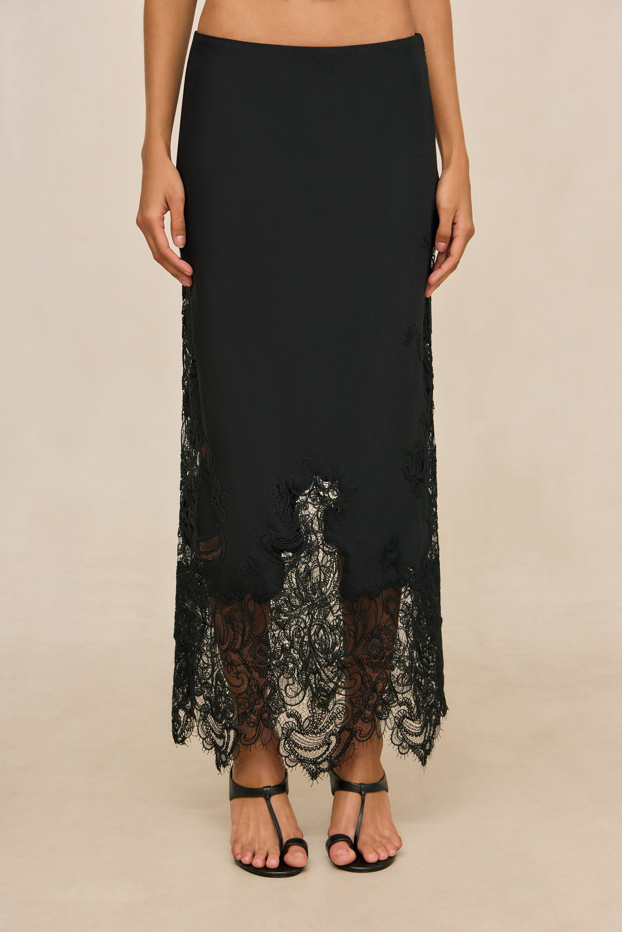 SERAPHIS SKIRT - BLACK