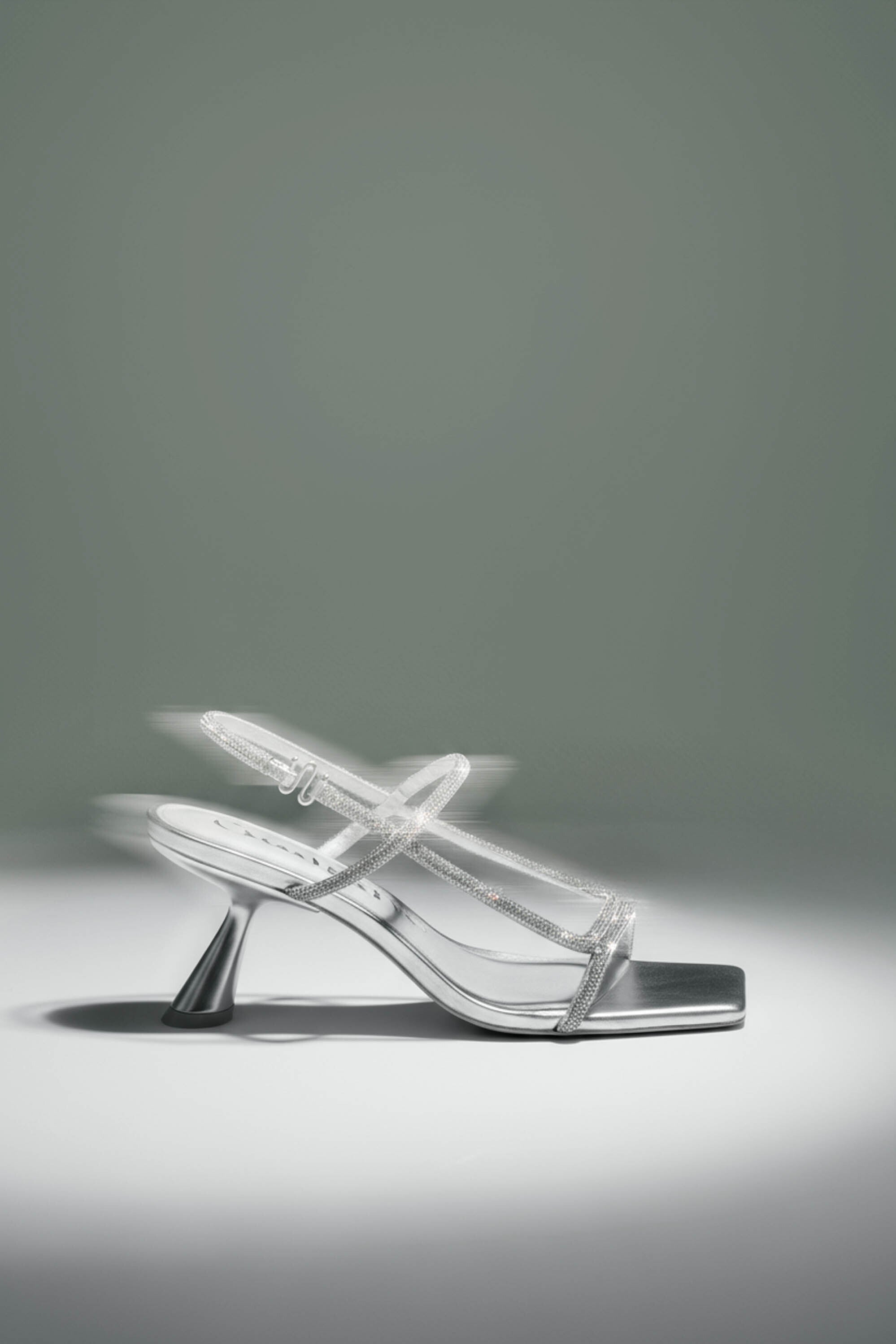 REINA RHINESTONE SANDAL - CLEAR