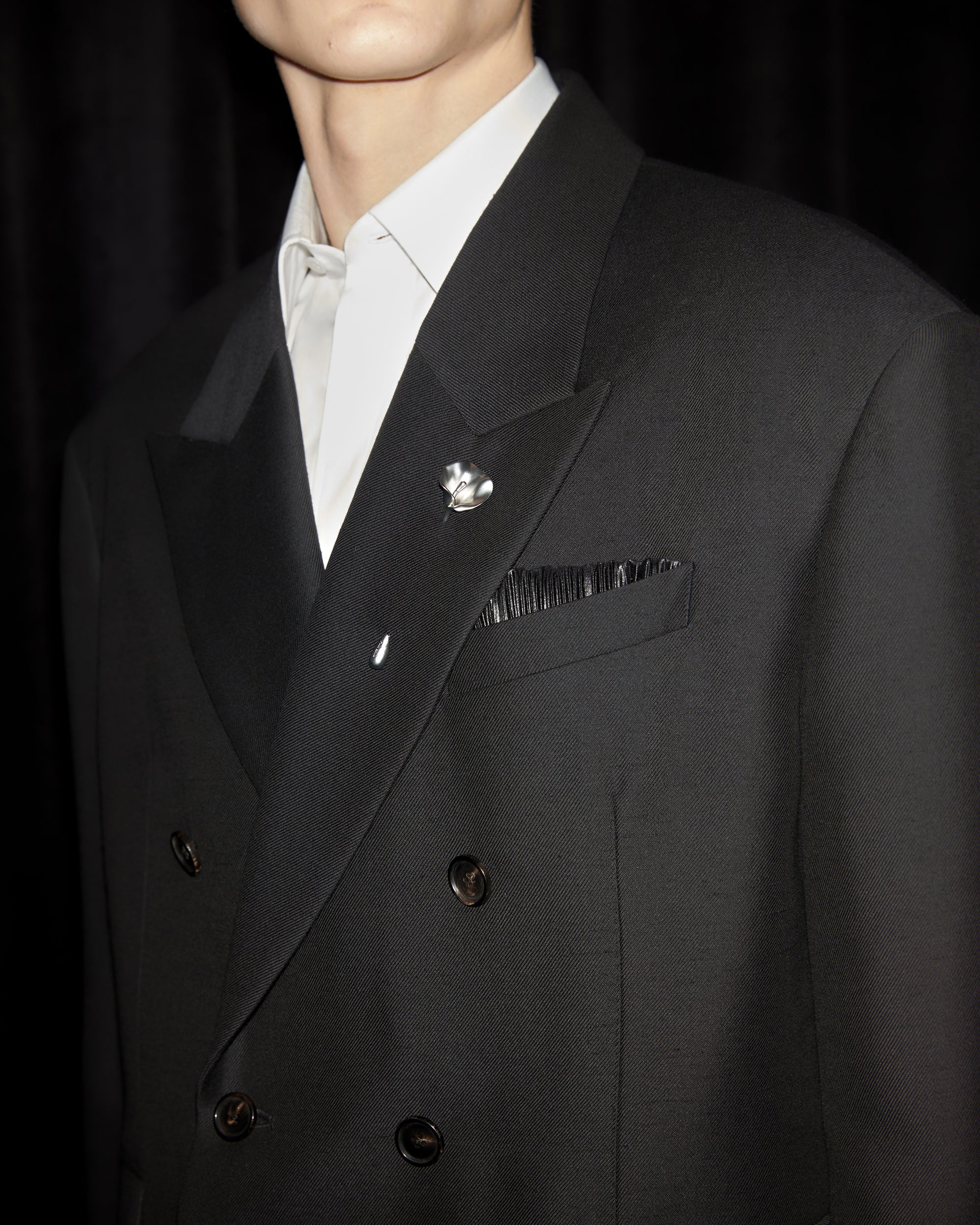 CALLA BLAZER PIN - MATTE NICKEL