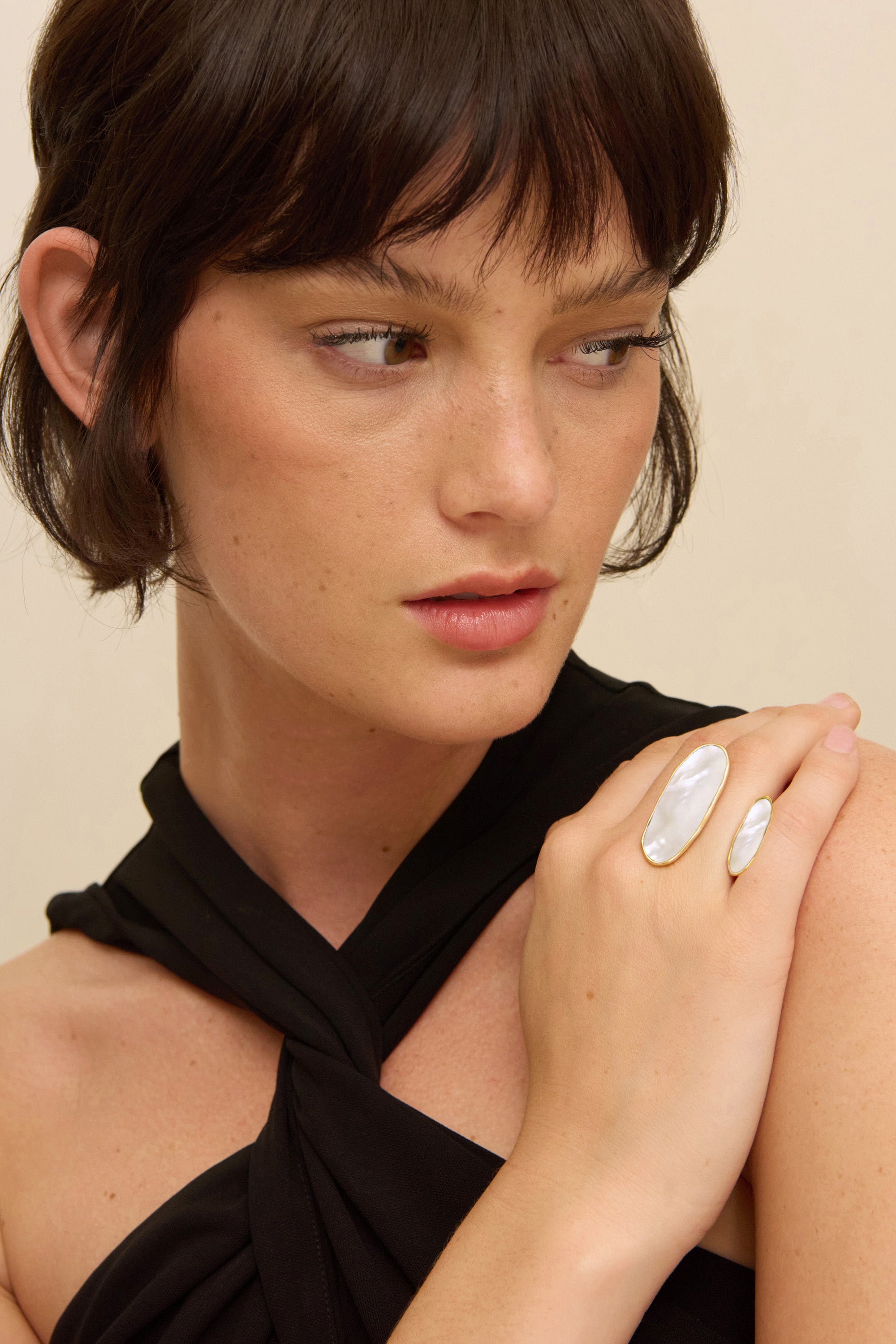 AMI MINI RING - MOTHER OF PEARL