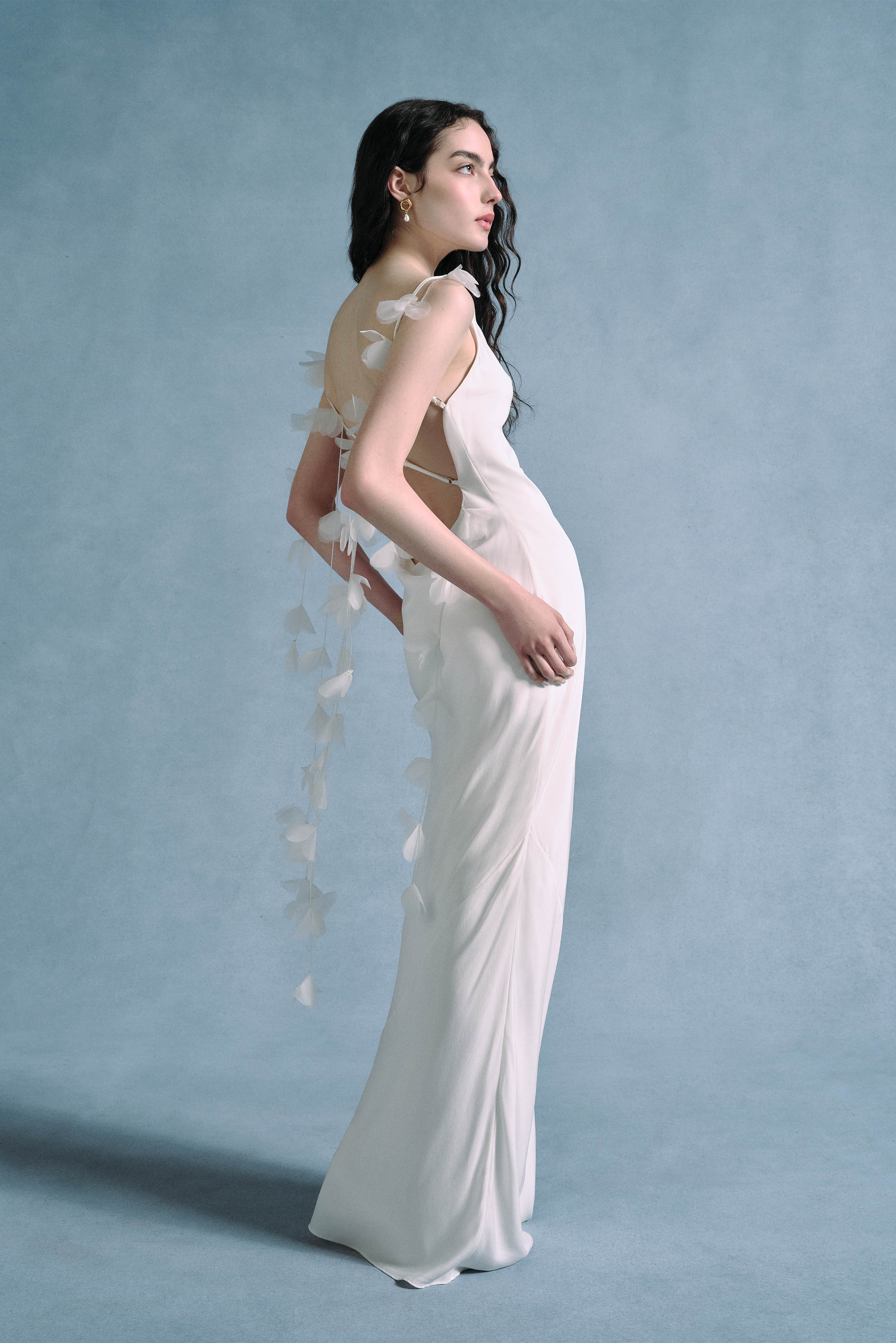 NYMERIA GOWN – OFF WHITE Robes de mariée The Wedding Explorer