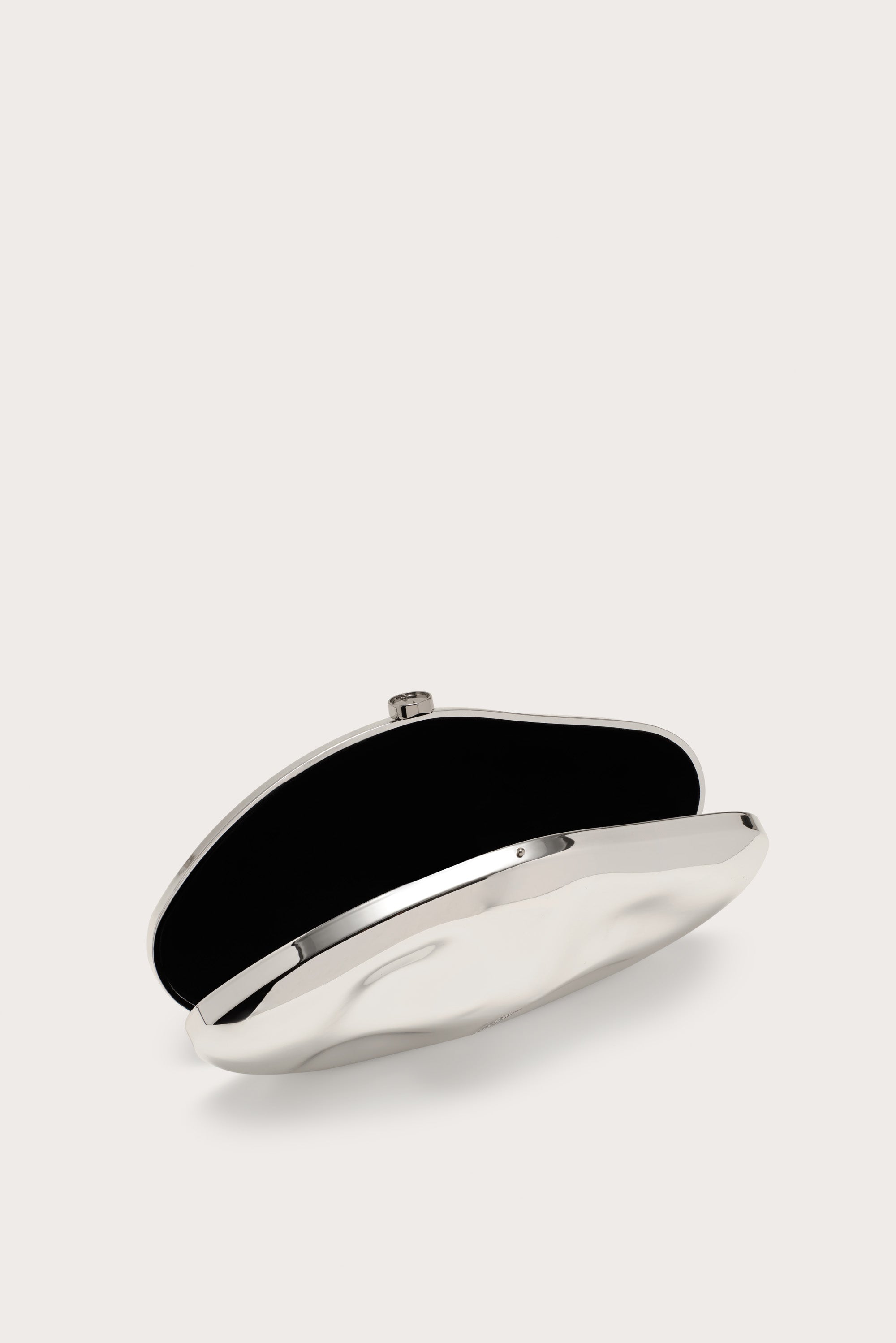 CALDERA CLUTCH - SHINY SILVER