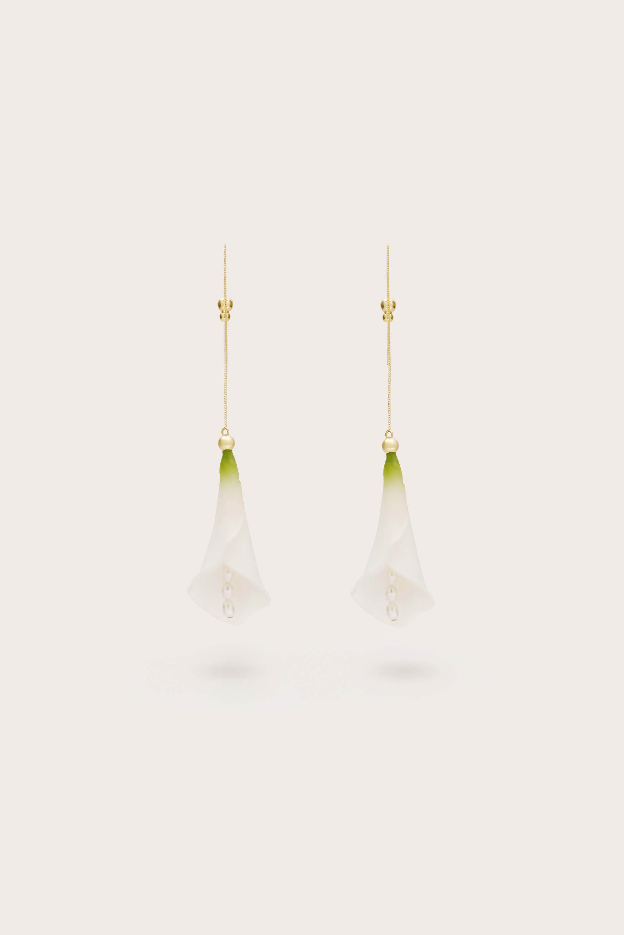 CALLA EARRING - WHITE