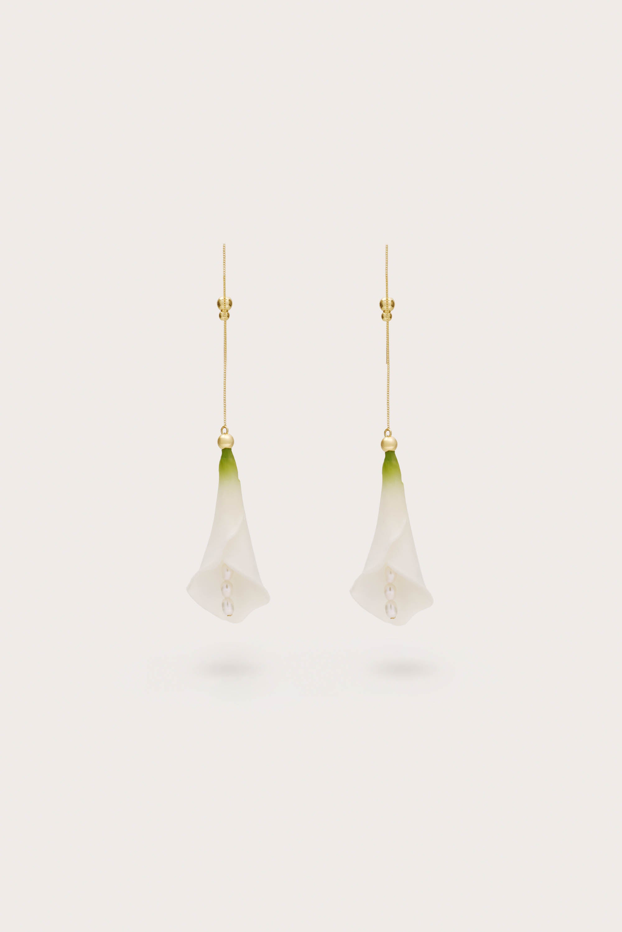 CALLA EARRING - WHITE